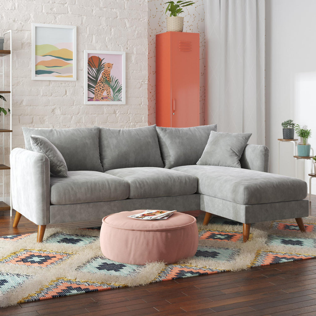 Novogratz Magnolia Reversible Sectional Sofa with Pillows - Grey|Sofa sectionnel réversible Magnolia de Novogratz avec coussins - gris
