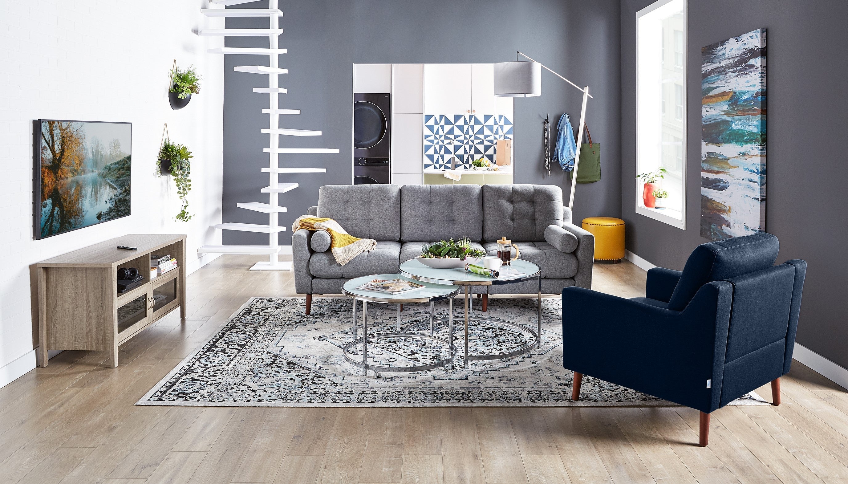 Josie 36" Glam Round Glass Top Nesting Coffee Tables - Grey Marble Look with Metal Legs|Tables à café gigognes rondes somptueuses Josie de 36 po avec dessus en verre - imitation de marbre gris avec pattes en métal