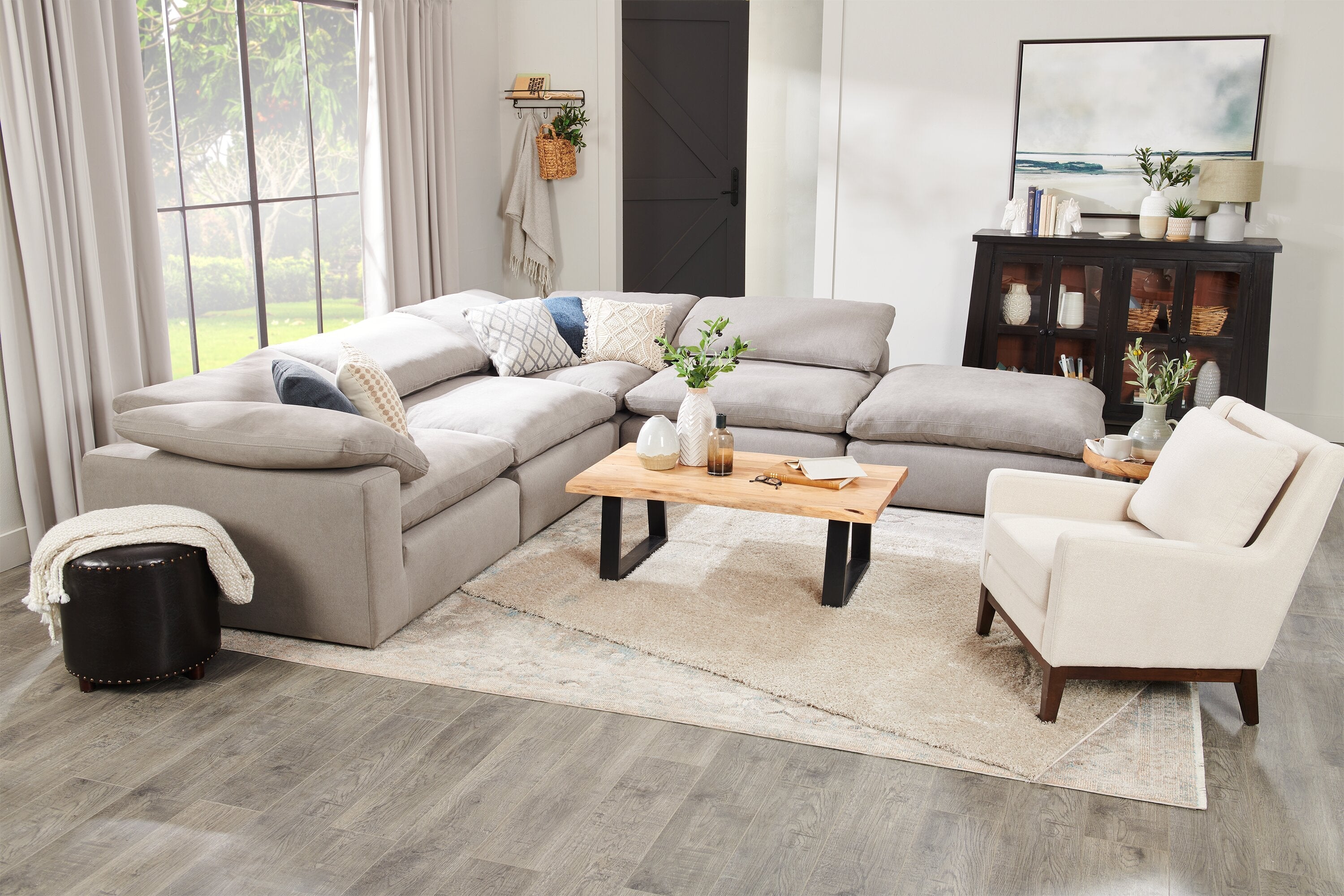 Agra 45" Rustic Coffee Table - Brown and Black with Iron Legs|Table à café rustique Agra de 45 po - brune et noire avec pattes en fer