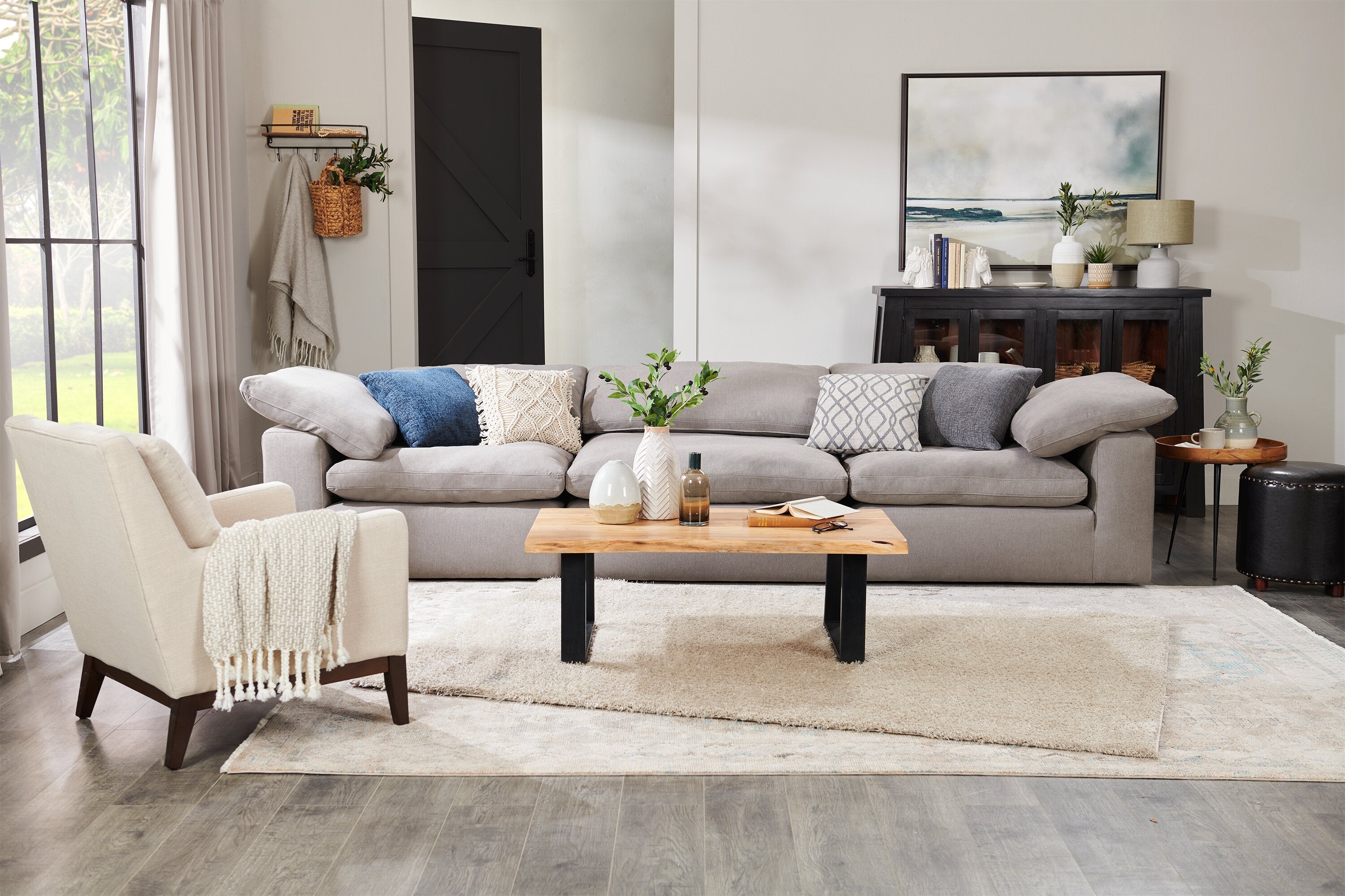 Agra 45" Rustic Coffee Table - Brown and Black with Iron Legs|Table à café rustique Agra de 45 po - brune et noire avec pattes en fer