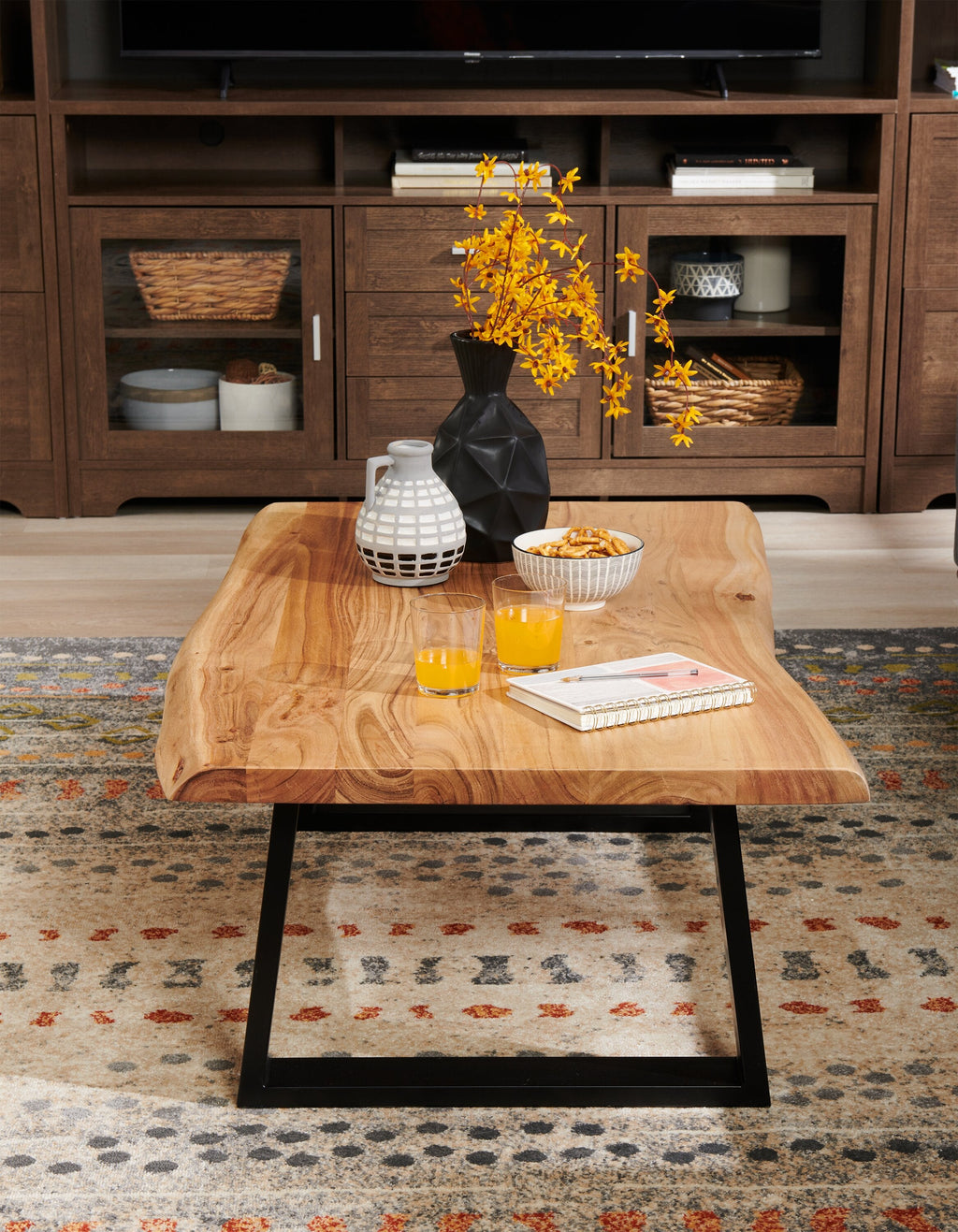 Agra 45" Rustic Coffee Table - Brown and Black with Iron Legs|Table à café rustique Agra de 45 po - brune et noire avec pattes en fer
