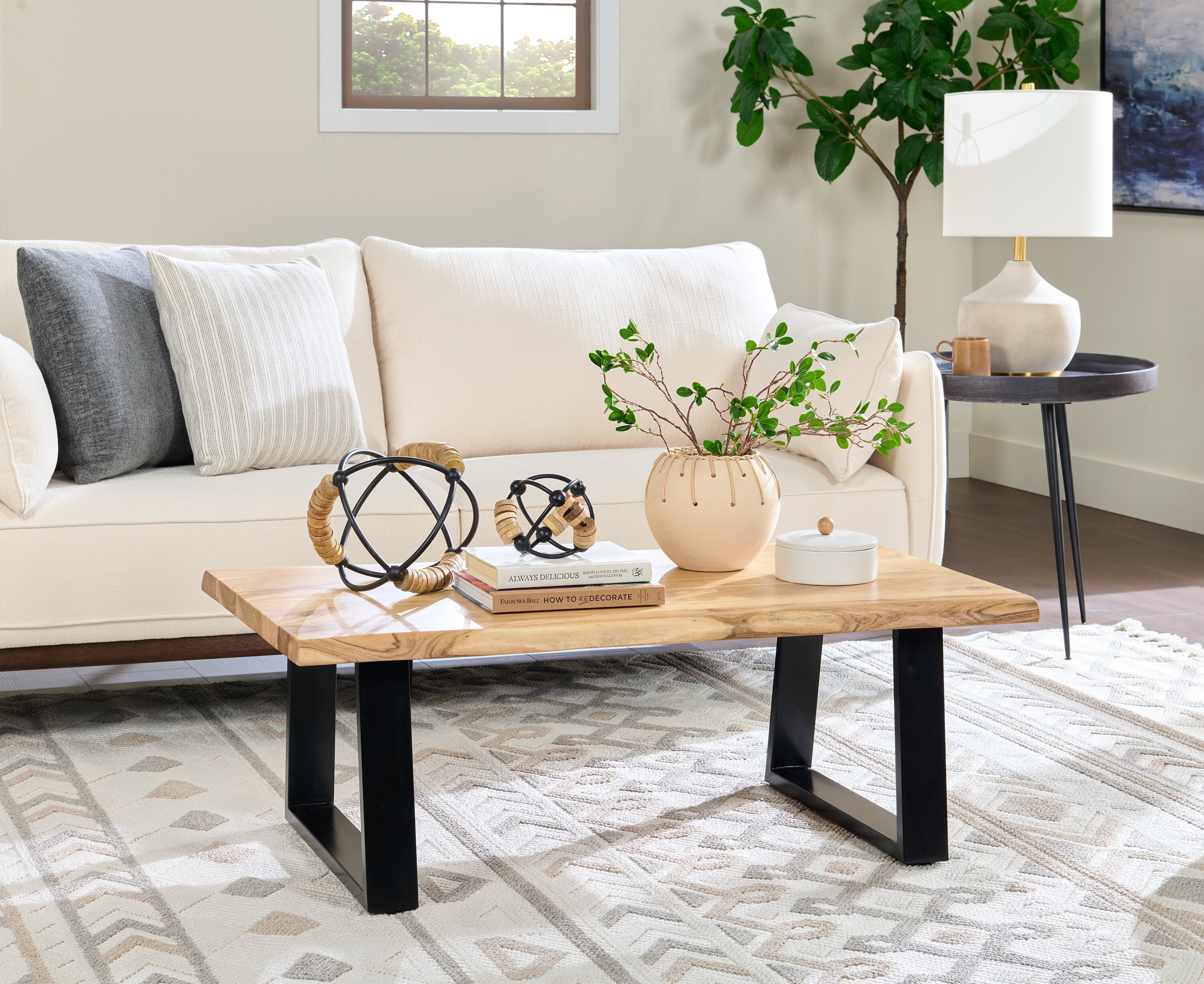 Agra 45" Rustic Coffee Table - Brown and Black with Iron Legs|Table à café rustique Agra de 45 po - brune et noire avec pattes en fer