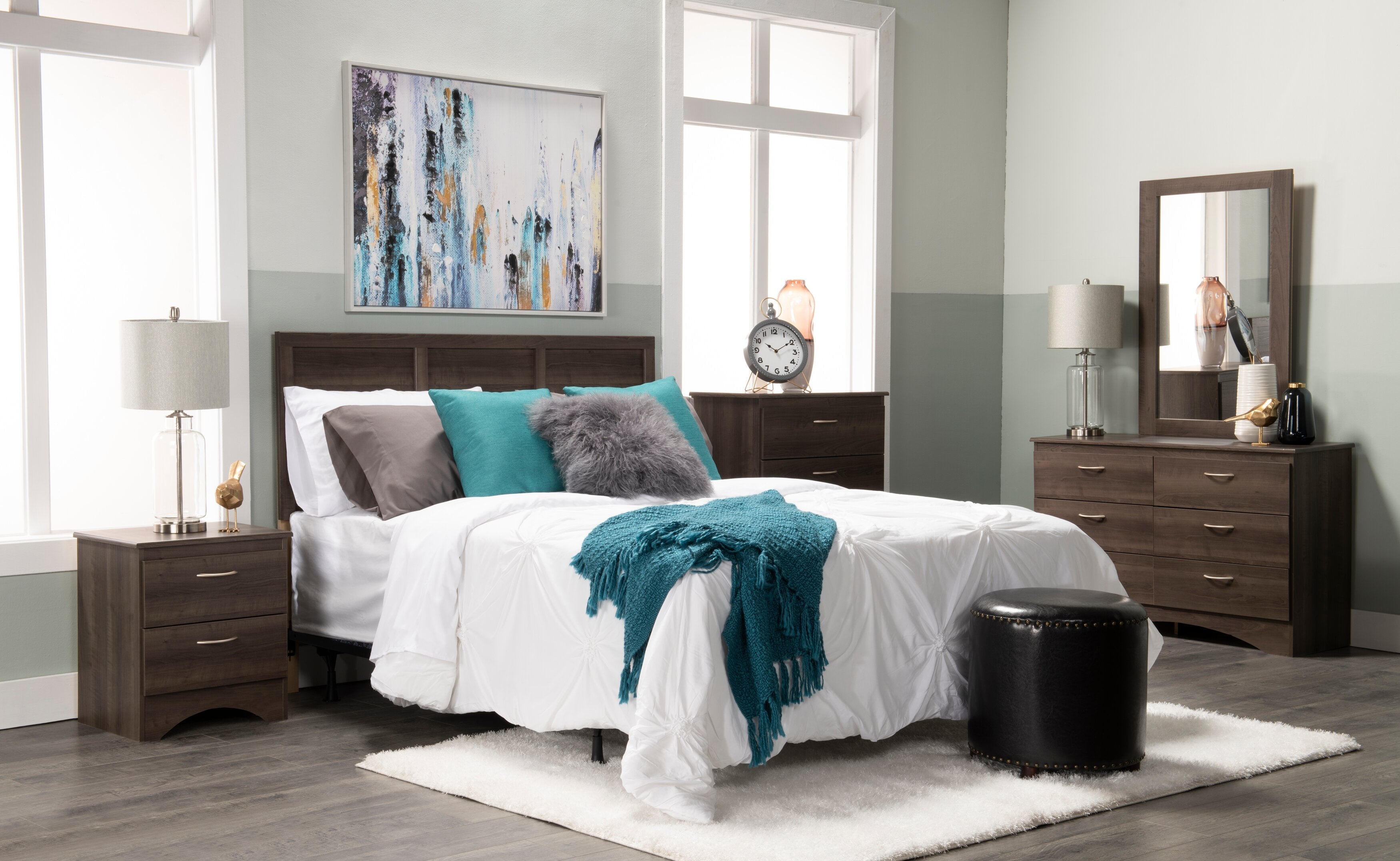 Aida Bedroom 6-Drawer Dresser, 49.5"W x 29.8"H, Made in Canada - Brown | Commode Aida de 49,5 po (L) x 29,8 po (H) à 6 tiroirs pour la chambre à coucher, fabriquée au Canada - brune