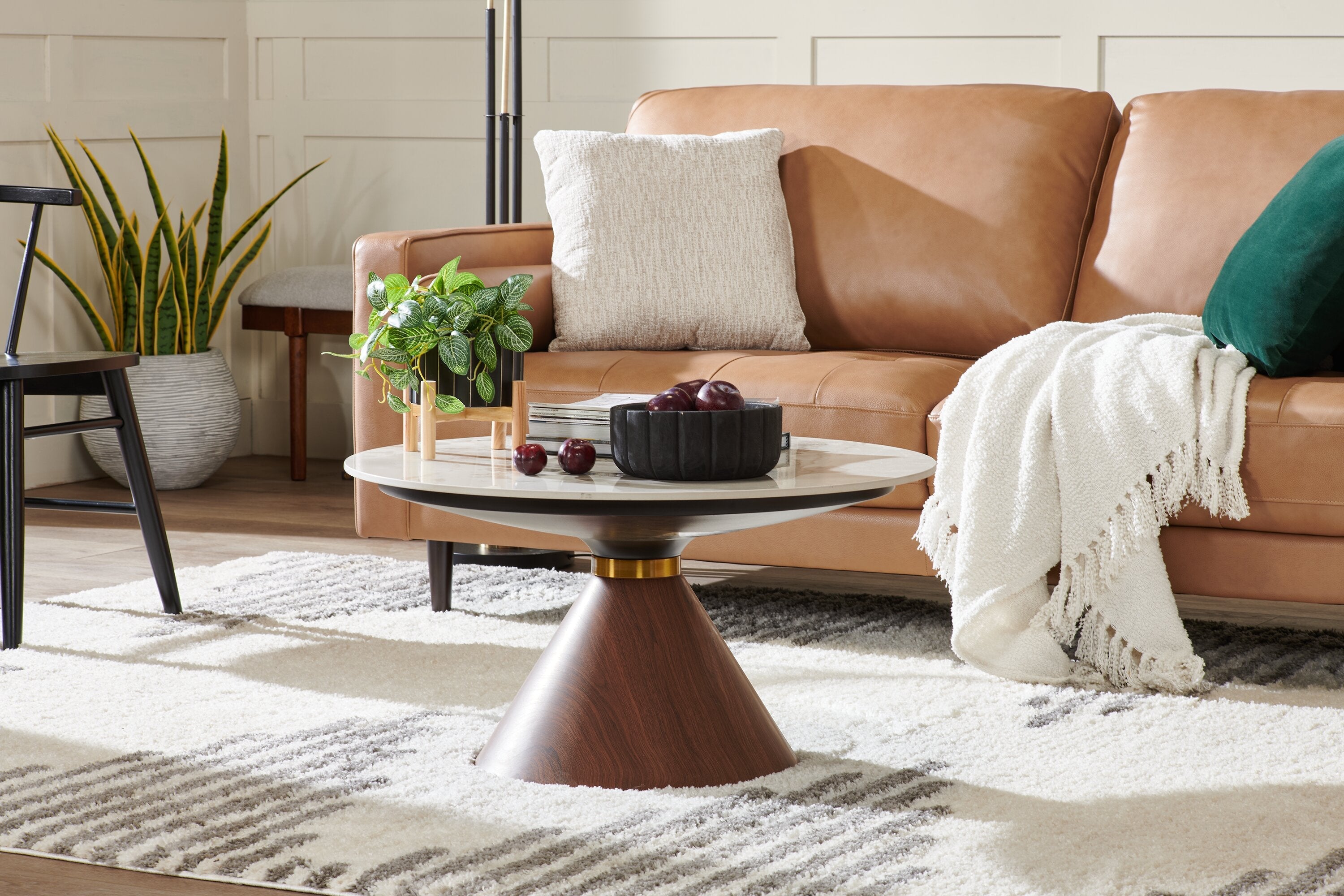 Alwin 31.5” Modern Round Coffee Table with White Sintered Stone Top - Brown | Table à café ronde moderne Alwin de 31,5 po avec dessus en pierre frittée blanche - brune