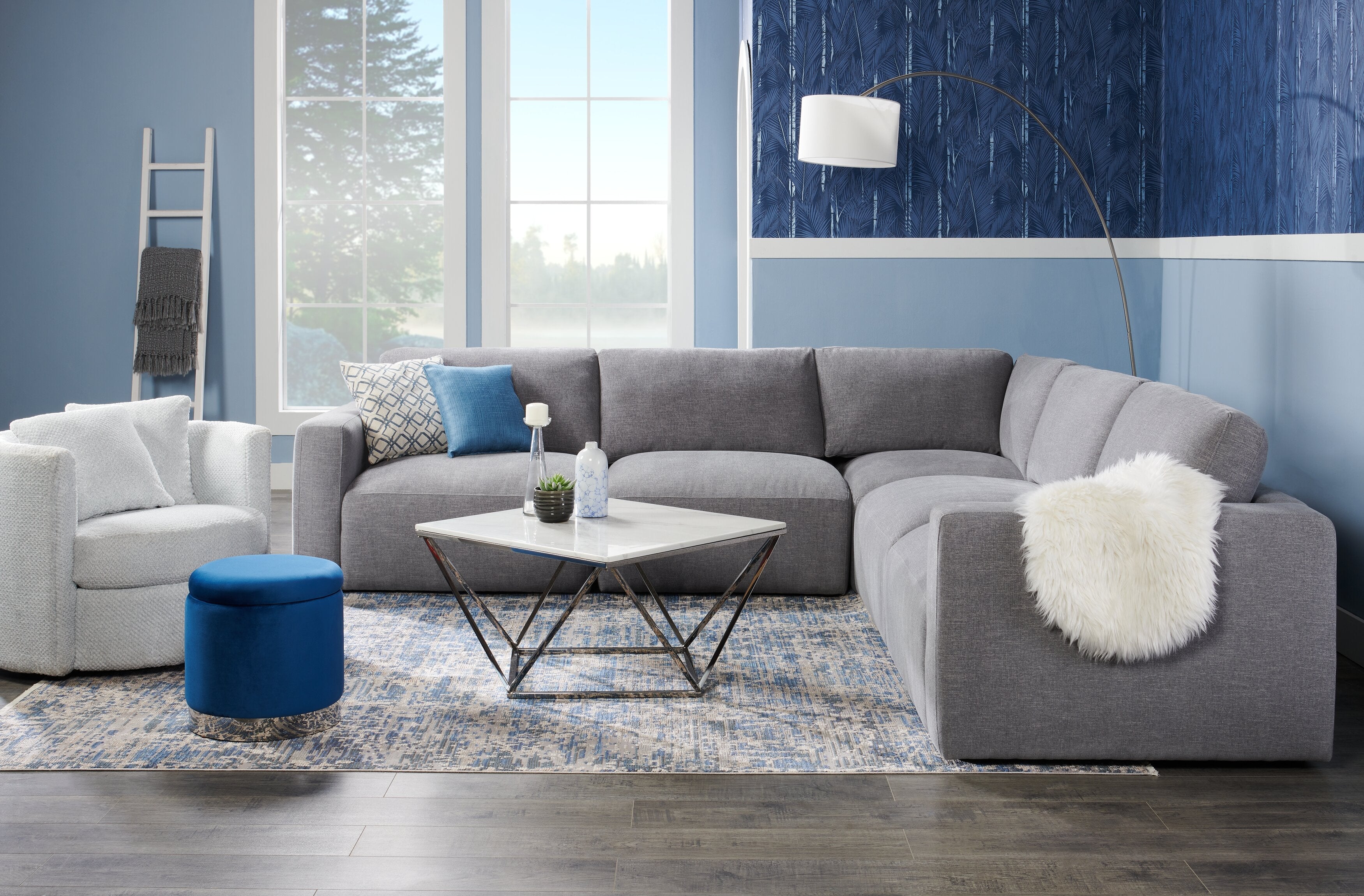 Amanda 31.5" Modern Square Coffee Table - White Marble Top with Chrome Metal Base|Table à café carrée moderne Amanda de 31,5 po - dessus en marbre blanc avec base en métal chromé