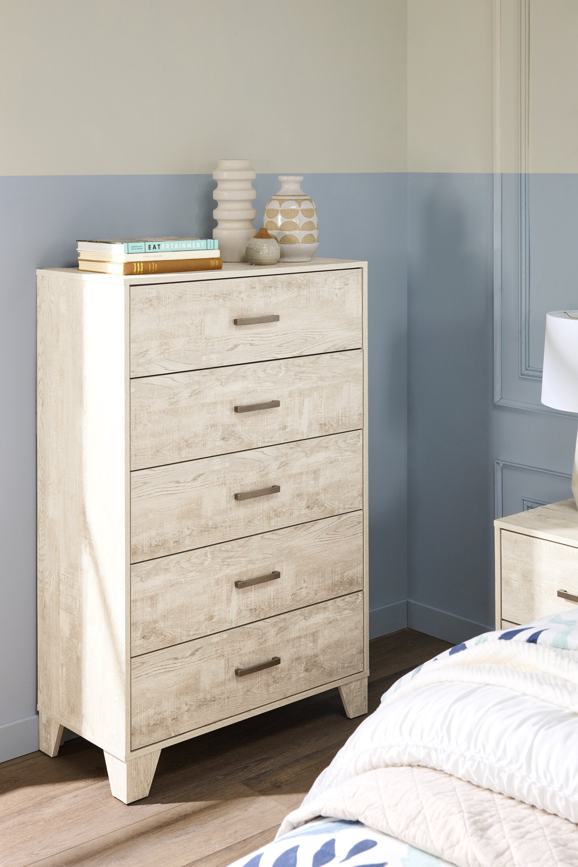 Arbor Bedroom Chest of Drawers, 5-Drawer, 31.5"W x 48.4"H - Driftwood White | Commode verticale de chambre à coucher Arbor de 31,5 po (L) x 48,4 po (H) à 5 tiroirs - bois de grève blanc