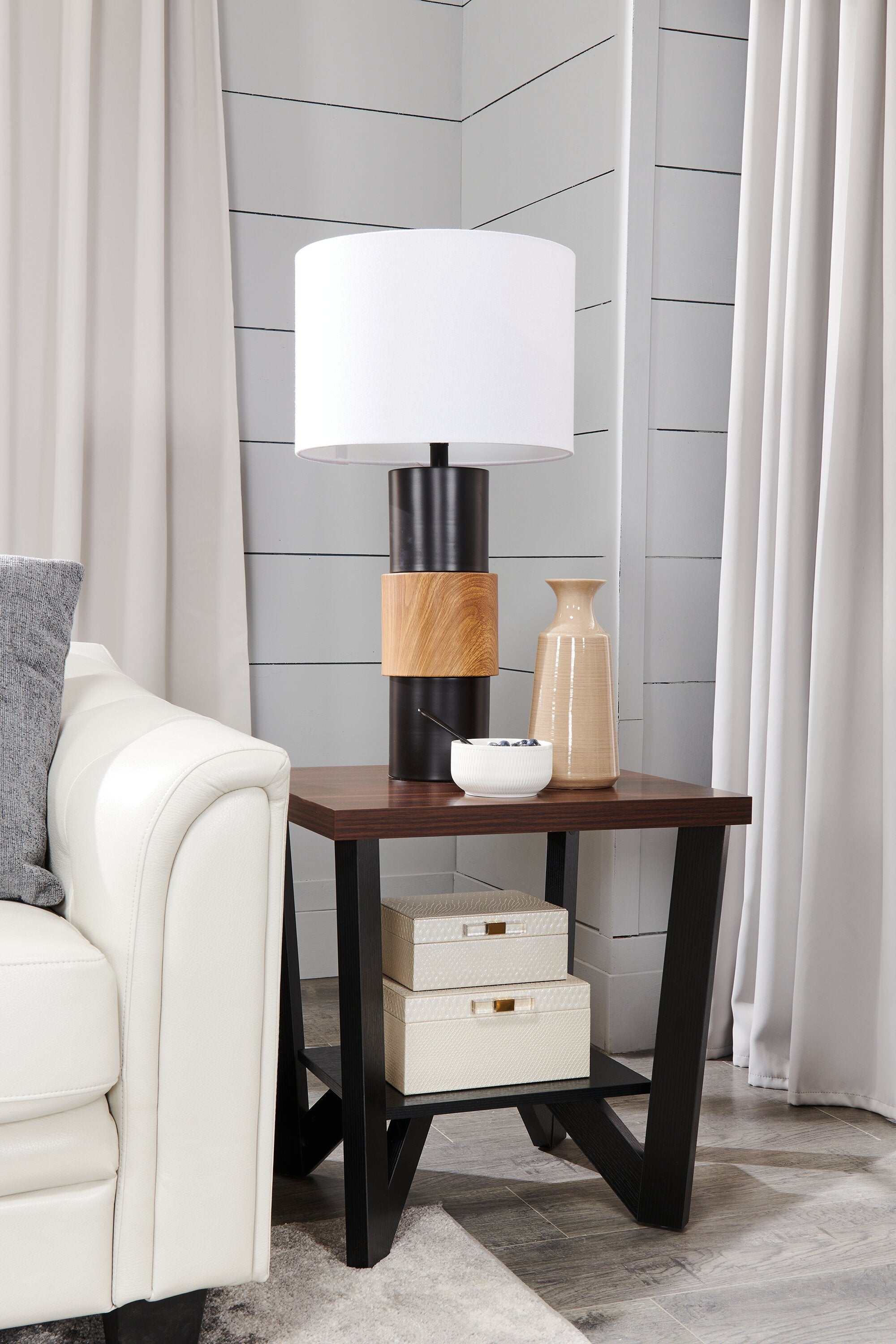 Arika 47.5" Modern 3-Pack Coffee + 2 End Tables with Shelf - Dark Walnut annd Black |Ensemble 3 tables modernes Arika de 47,5 po (table à café et 2 tables de bout) avec tablette - noyer foncé et noir