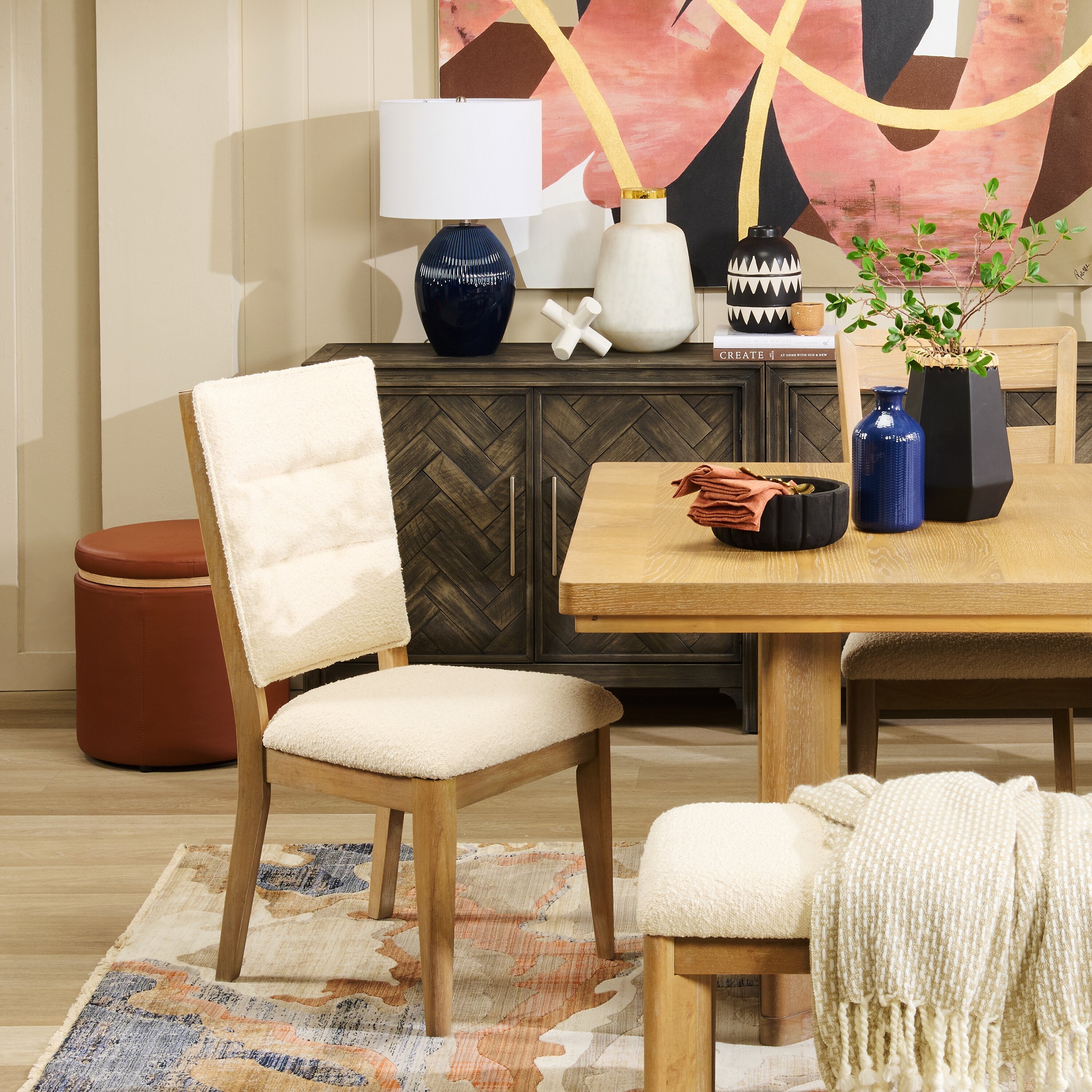 Aspen Dining Table with 80-104" Extension, Trestle Base - Natural | Table de salle à manger Aspen de 80 po à 104 po à rallonge et base à tréteaux - naturelle