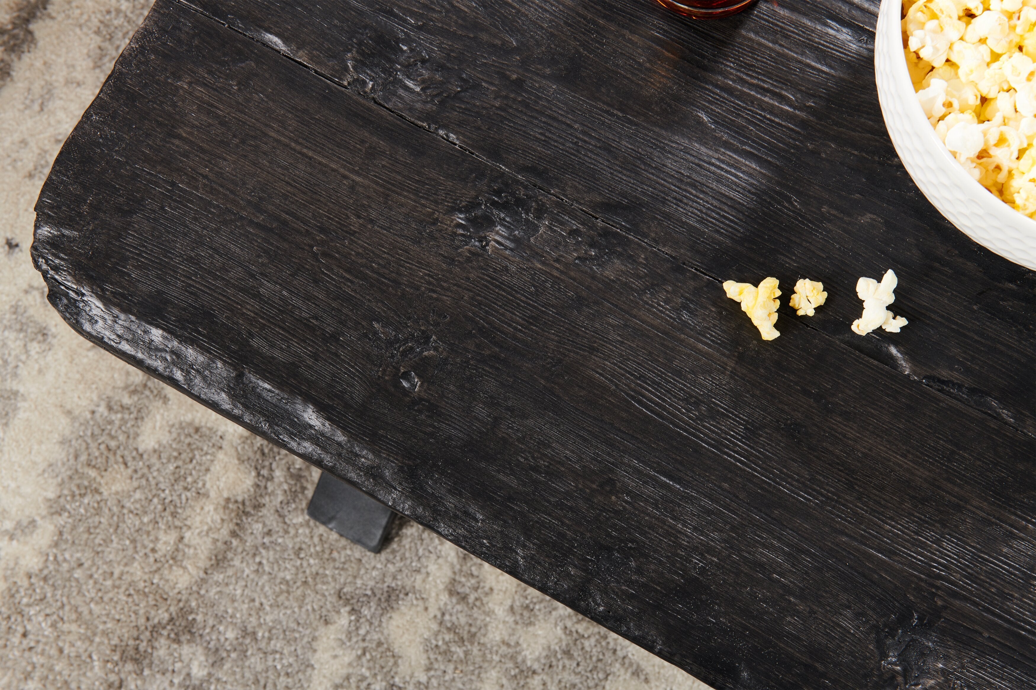 Astana 48" Rustic Coffee Table - Brown with Black Iron Legs|Table à café rustique Astana de 48 po - brune avec pattes en fer noir