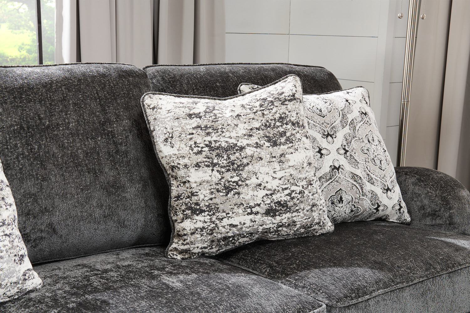 Made in Canada Bellmont 89" Chenille Fabric Sofa with Reversible Cushions and Wood Legs - Charcoal Grey | Sofa Bellmont de 89 po fabriqué au Canada en tissu de chenille avec coussins réversibles et pattes en bois - gris anthracite