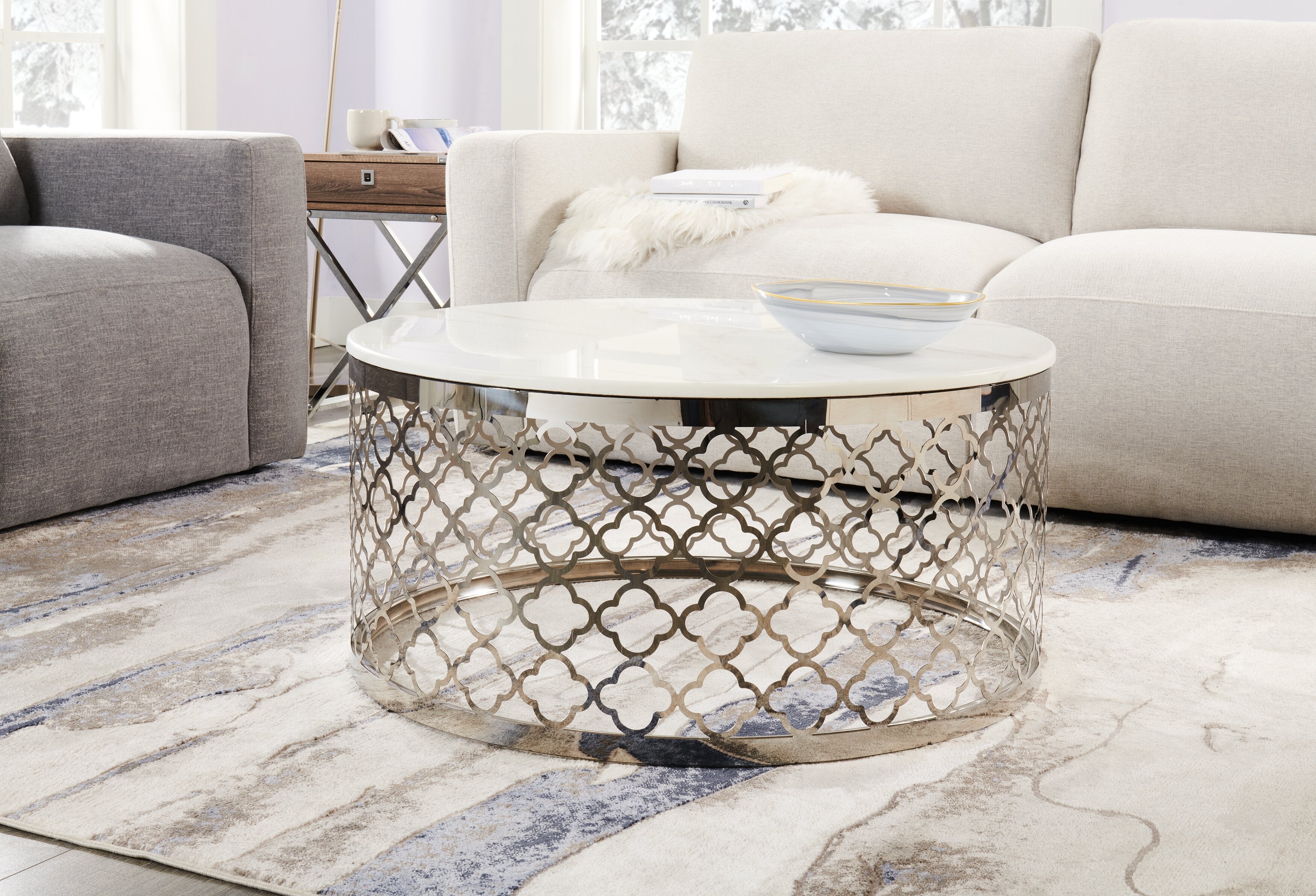 Belle 36" Glam Round Sofa Table - White Marble Top with Stainless Steel Base|Table de salon ronde somptueuse Belle de 36 po - dessus en marbre blanc avec base en acier inoxydable