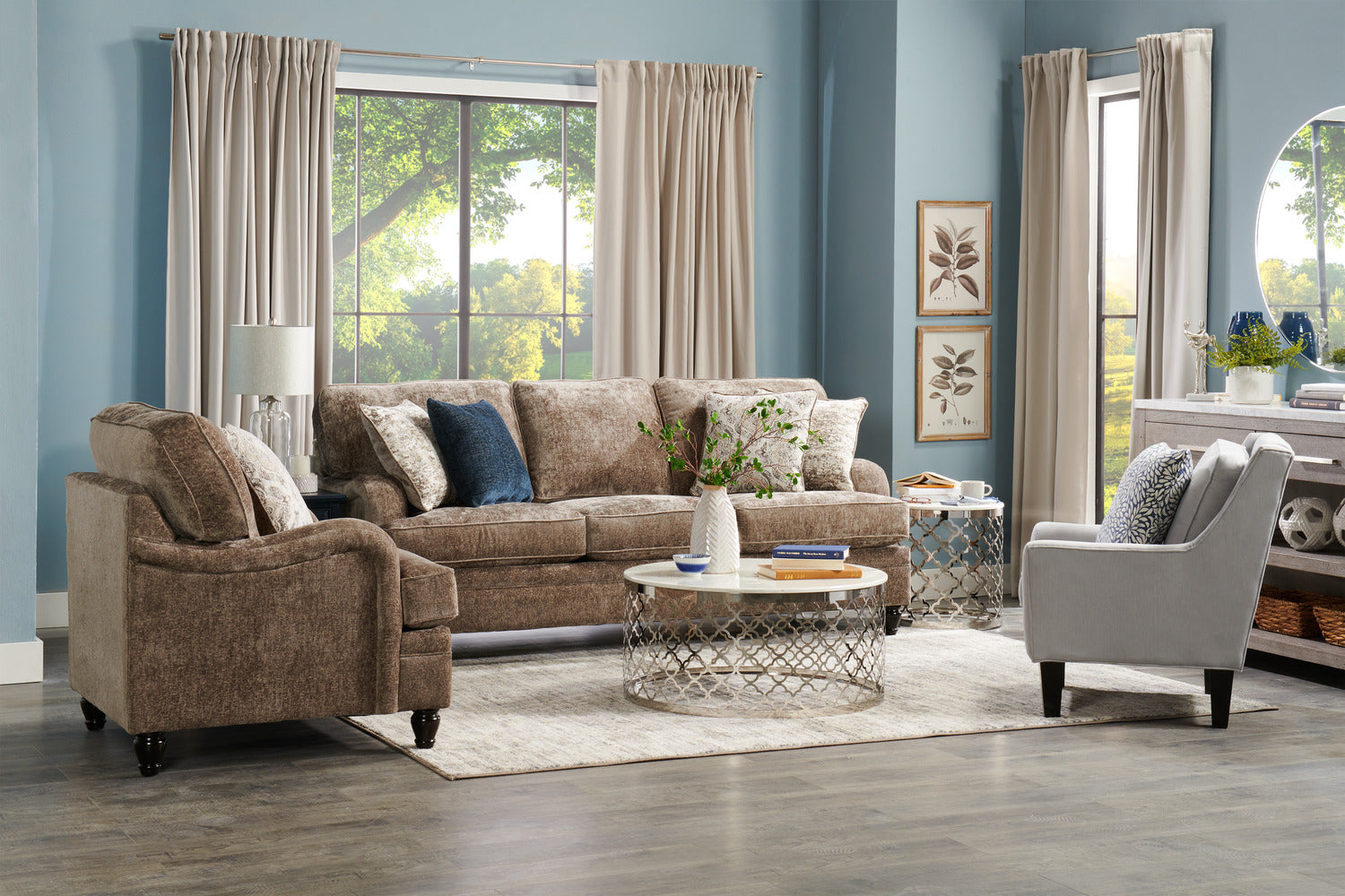 Made in Canada Bellmont 89" Chenille Fabric Sofa with Reversible Cushions and Wood Legs - Toffee Brown | Sofa Bellmont de 89 po fabriqué au Canada en tissu de chenille avec coussins réversibles et pattes en bois - brun caramel