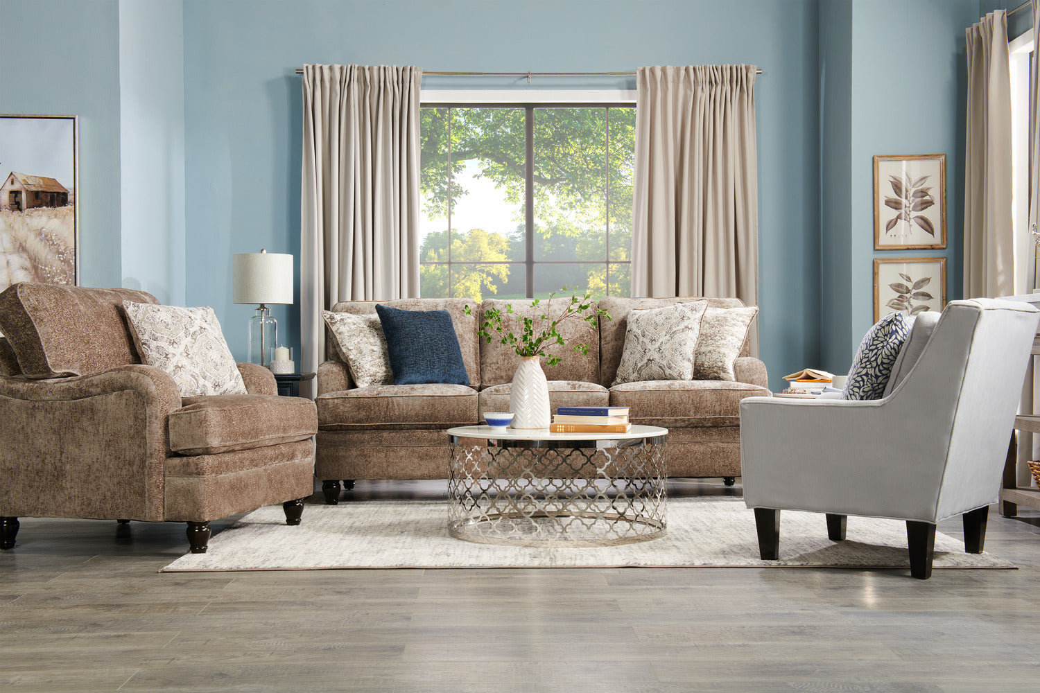 Made in Canada Bellmont 89" Chenille Fabric Sofa with Reversible Cushions and Wood Legs - Toffee Brown | Sofa Bellmont de 89 po fabriqué au Canada en tissu de chenille avec coussins réversibles et pattes en bois - brun caramel