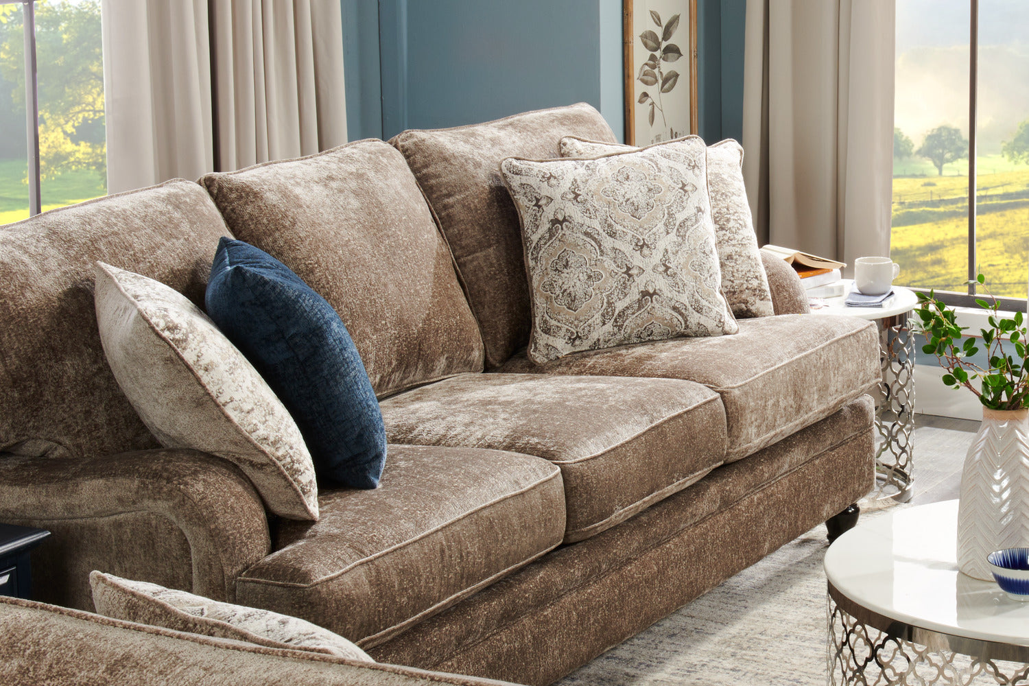 Made in Canada Bellmont 89" Chenille Fabric Sofa with Reversible Cushions and Wood Legs - Toffee Brown | Sofa Bellmont de 89 po fabriqué au Canada en tissu de chenille avec coussins réversibles et pattes en bois - brun caramel