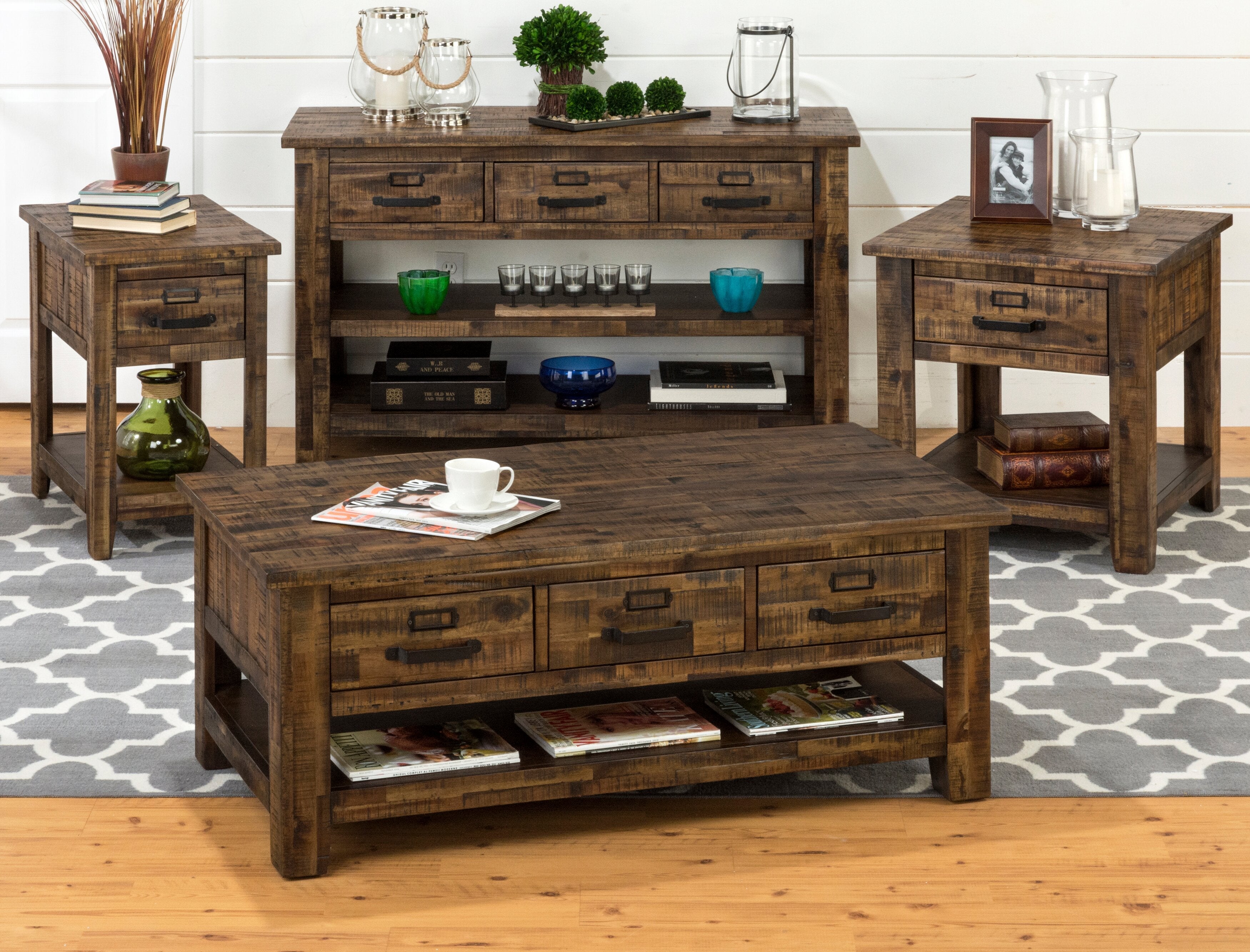 Casey 48" Rustic Coffee Table with Storage, Shelf and Casters - Brown Wood|Table à café rustique Casey de 48 po avec rangement, tablette et roulettes - bois brun