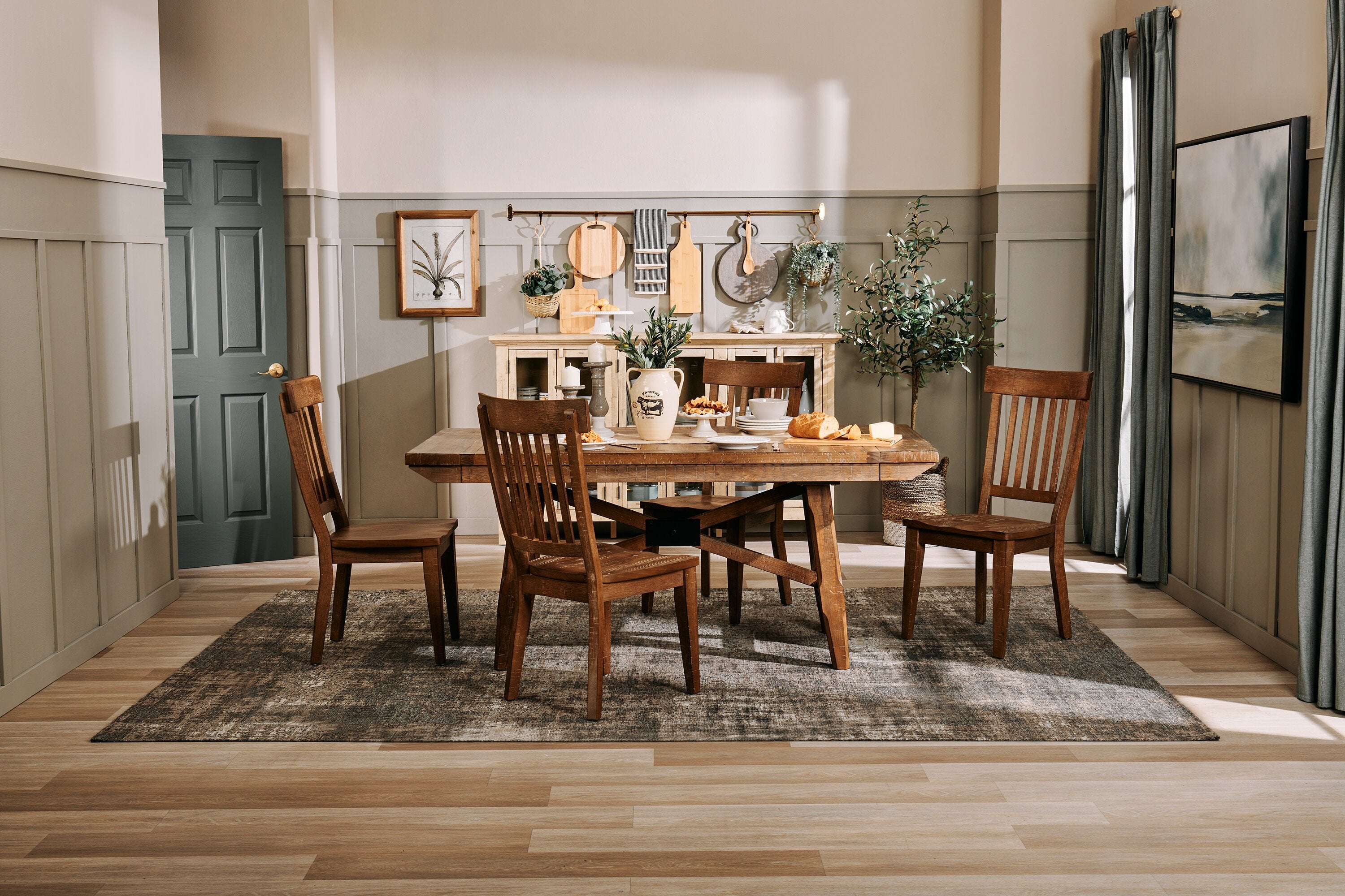 Cedar Dining Chair, Pine Wood, Slat Back - Brown | Chaise de salle à manger Cedar en pin avec dossier à lattes - brune