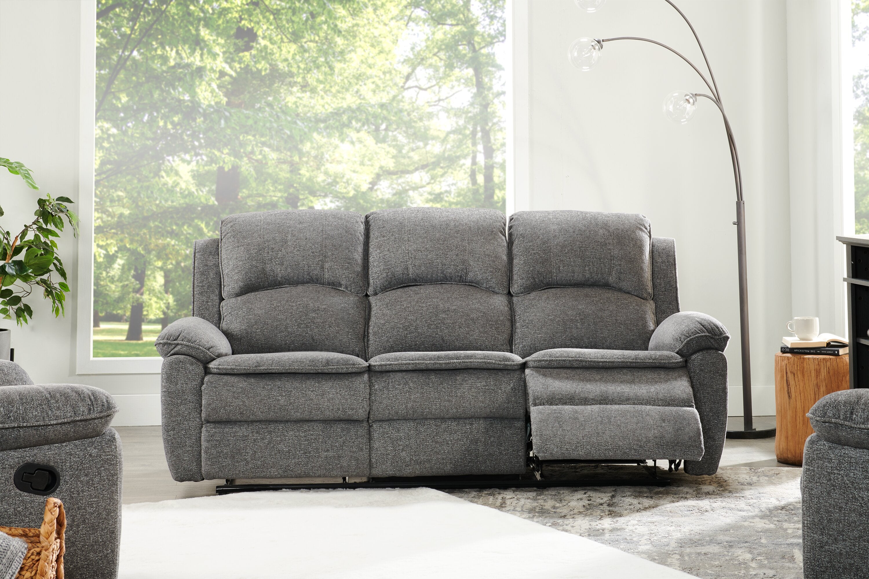 Chandler 82" Chenille Fabric Reclining Sofa - Grey | Sofa inclinable Chandler de 82 po en tissu de chenille - gris