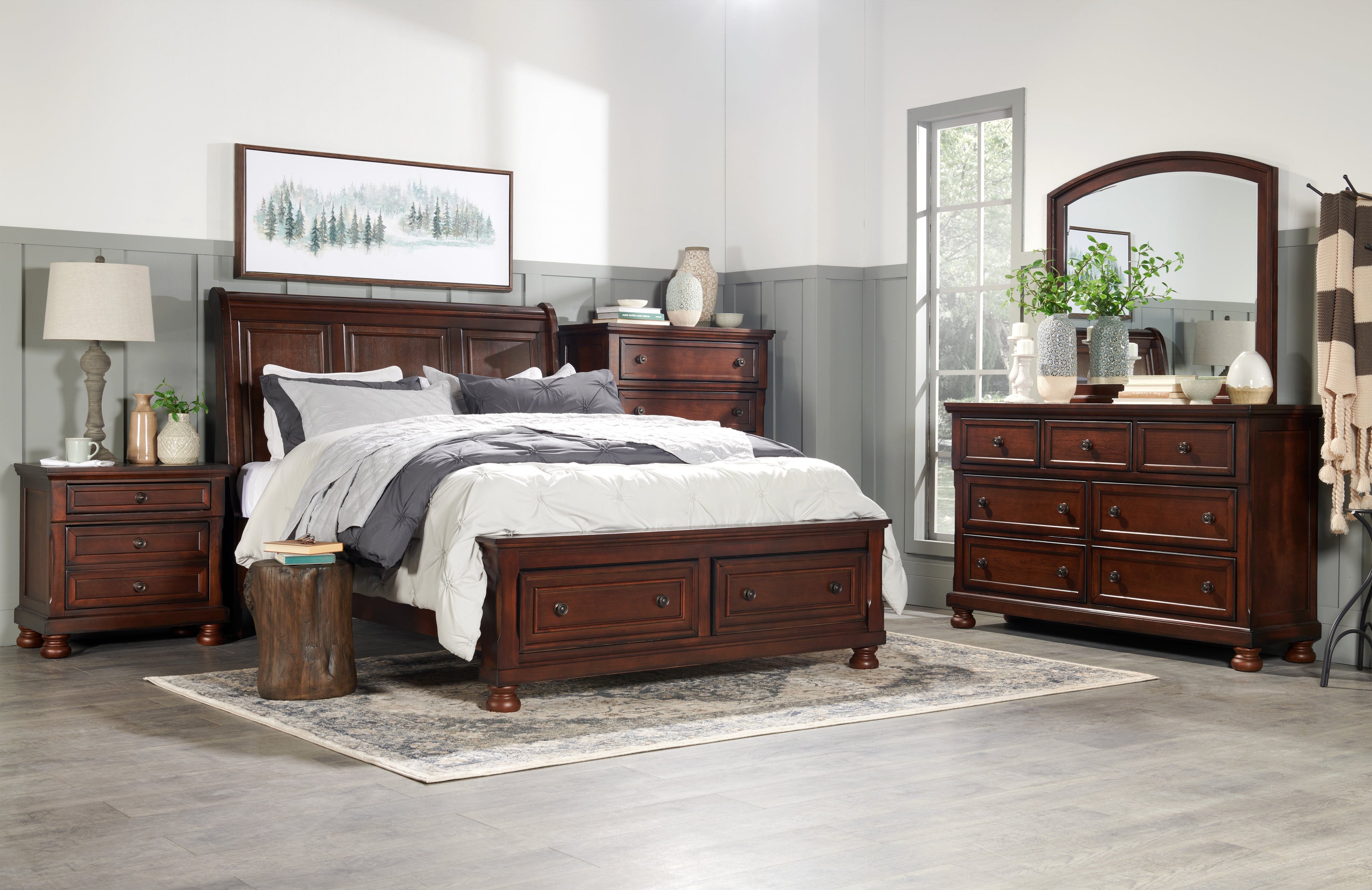 Chelsea Bedroom Chest of Drawers, 5-Drawer, 38"W x 52"H - Cherry Brown | Commode verticale Chelsea de 38 po (L) x 52 po (H) à 5 tiroirs pour la chambre à coucher - brun cerisier