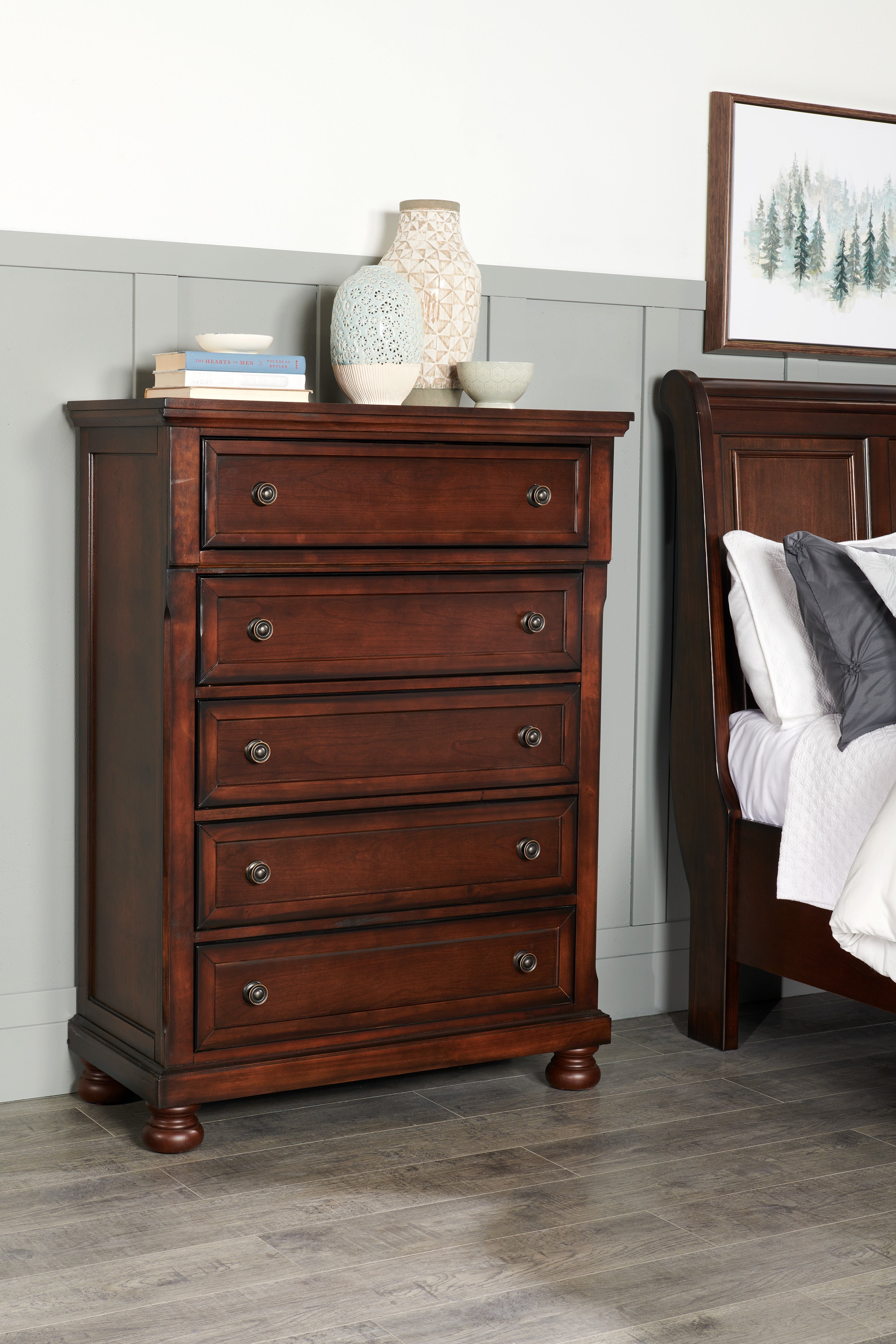 Chelsea Bedroom Chest of Drawers, 5-Drawer, 38"W x 52"H - Cherry Brown | Commode verticale Chelsea de 38 po (L) x 52 po (H) à 5 tiroirs pour la chambre à coucher - brun cerisier