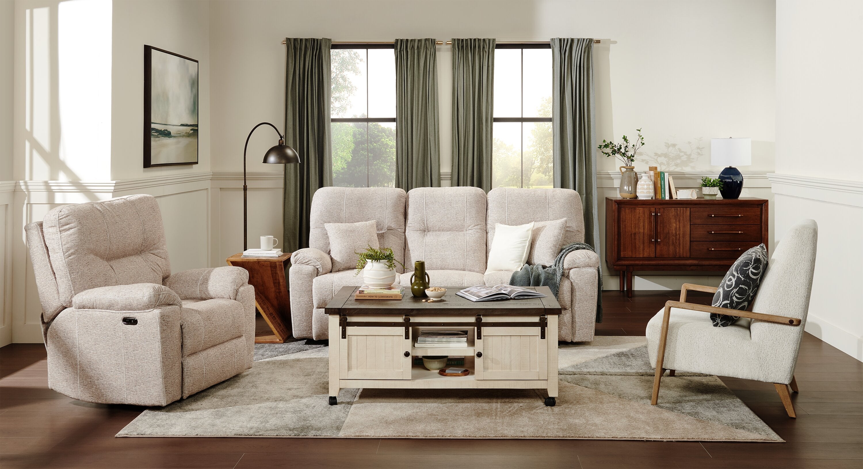 Made in Canada Dawson 87" Fabric Power Reclining Sofa with USB Port and Accent Pillows - Beige | Sofa à inclinaison électrique Dawson de 87 po fabriqué au Canada en tissu avec port USB et coussins décoratifs - beige