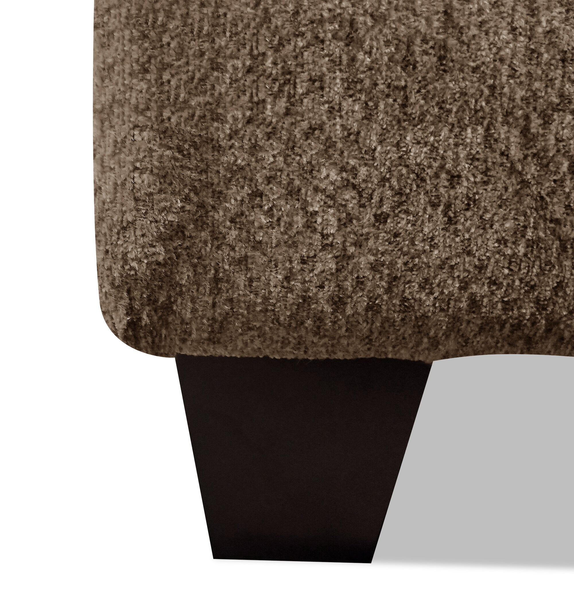 Made in Canada Febe 100" Chenille Fabric Sofa with Flared Arms and Accent Pillows - Brown | Sofa Febe de 100 po fabriqué au Canada en tissu de chenille avec accoudoirs évasés et coussins décoratifs - brun