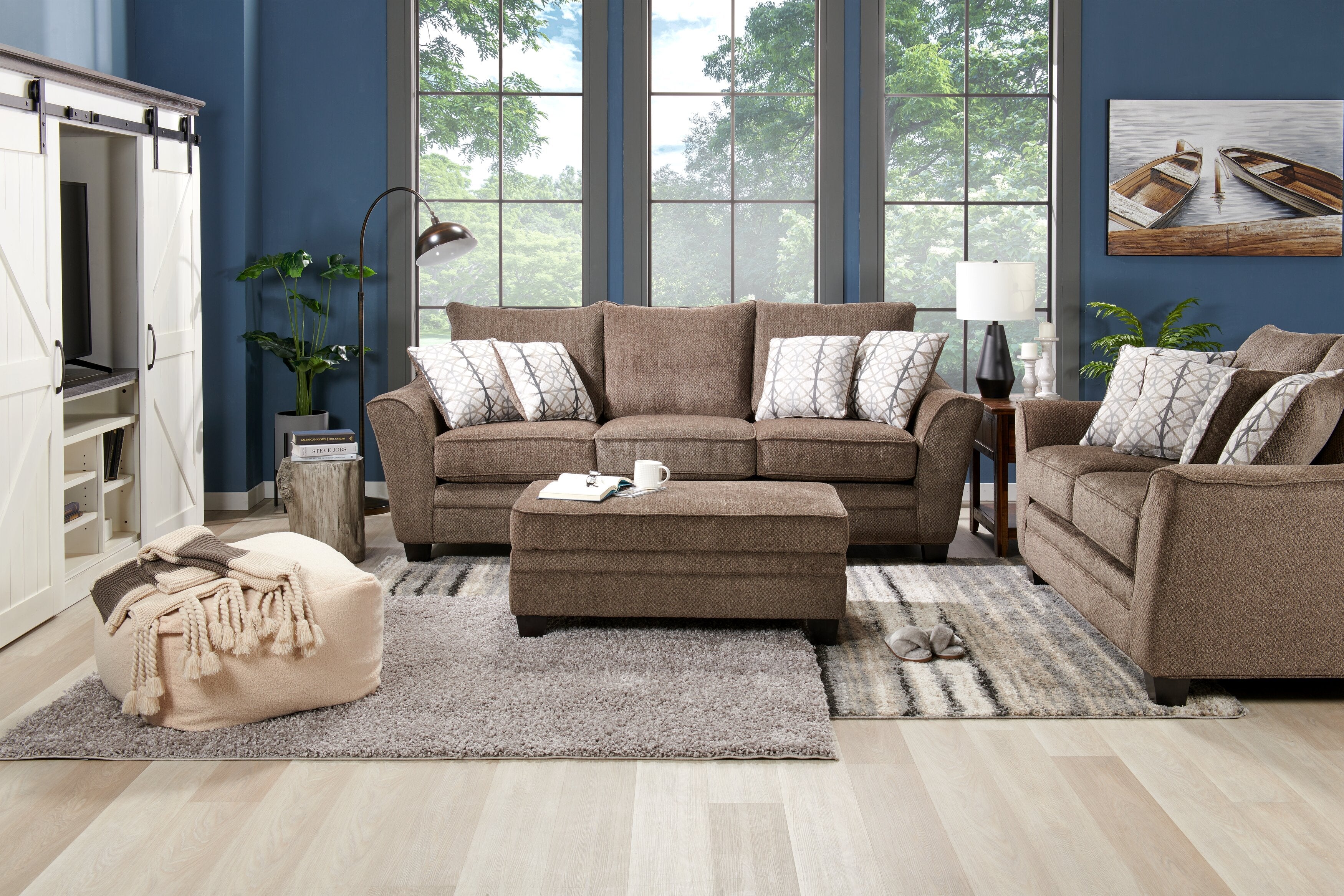Made in Canada Febe 100" Chenille Fabric Sofa with Flared Arms and Accent Pillows - Brown | Sofa Febe de 100 po fabriqué au Canada en tissu de chenille avec accoudoirs évasés et coussins décoratifs - brun