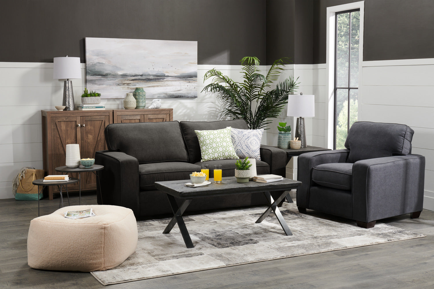 Made in Canada Fiona 74" Chenille Fabric Full-Size Sofa Bed with Track Arms - Grey | Sofa-lit double Fiona de 74 po fabriqué au Canada en tissu de chenille avec accoudoirs rectilignes - gris