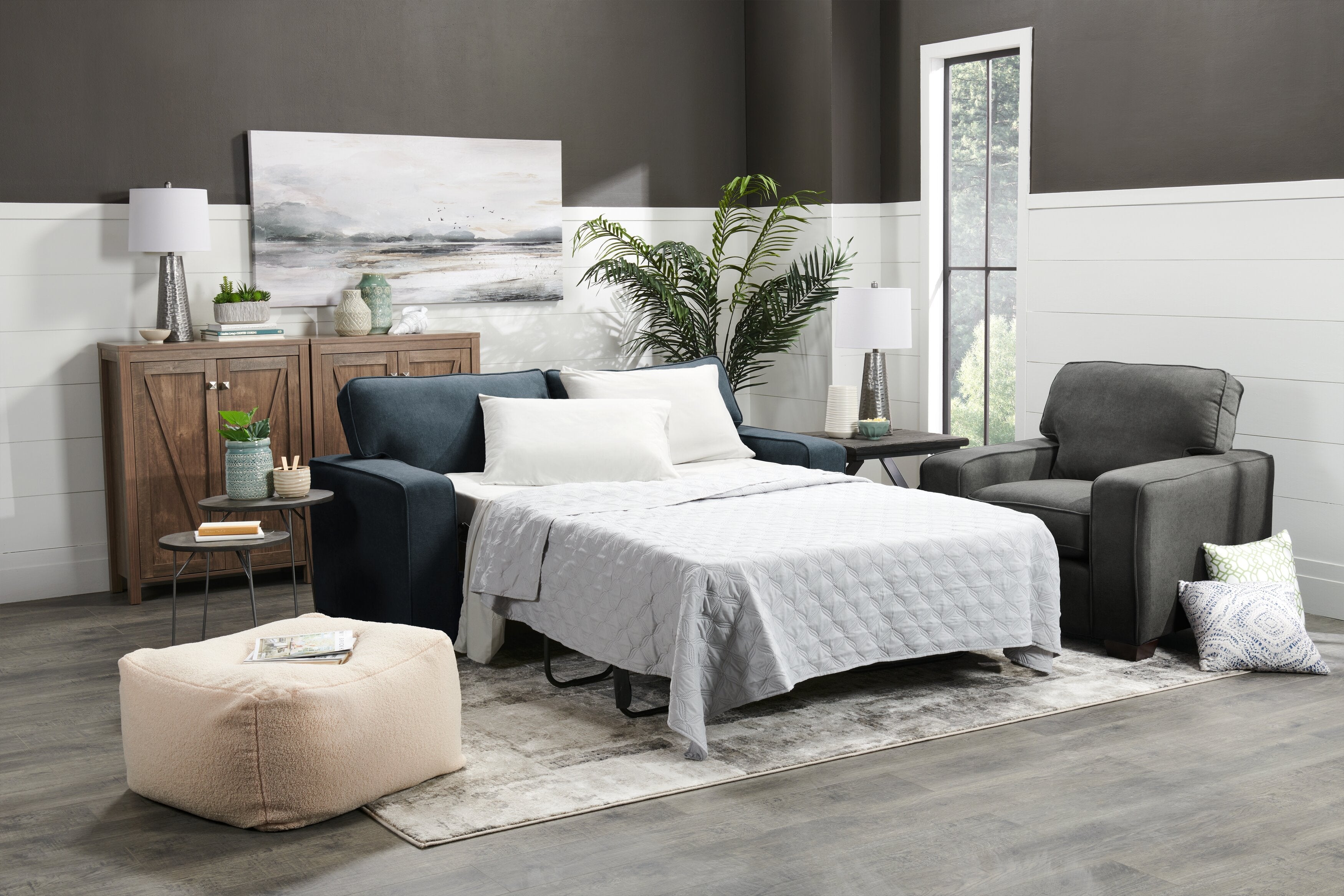 Made in Canada Fiona 74" Chenille Fabric Full-Size Sofa Bed with Track Arms - Navy Blue | Sofa-lit double Fiona de 74 po fabriqué au Canada en tissu de chenille avec accoudoirs rectilignes - bleu marine