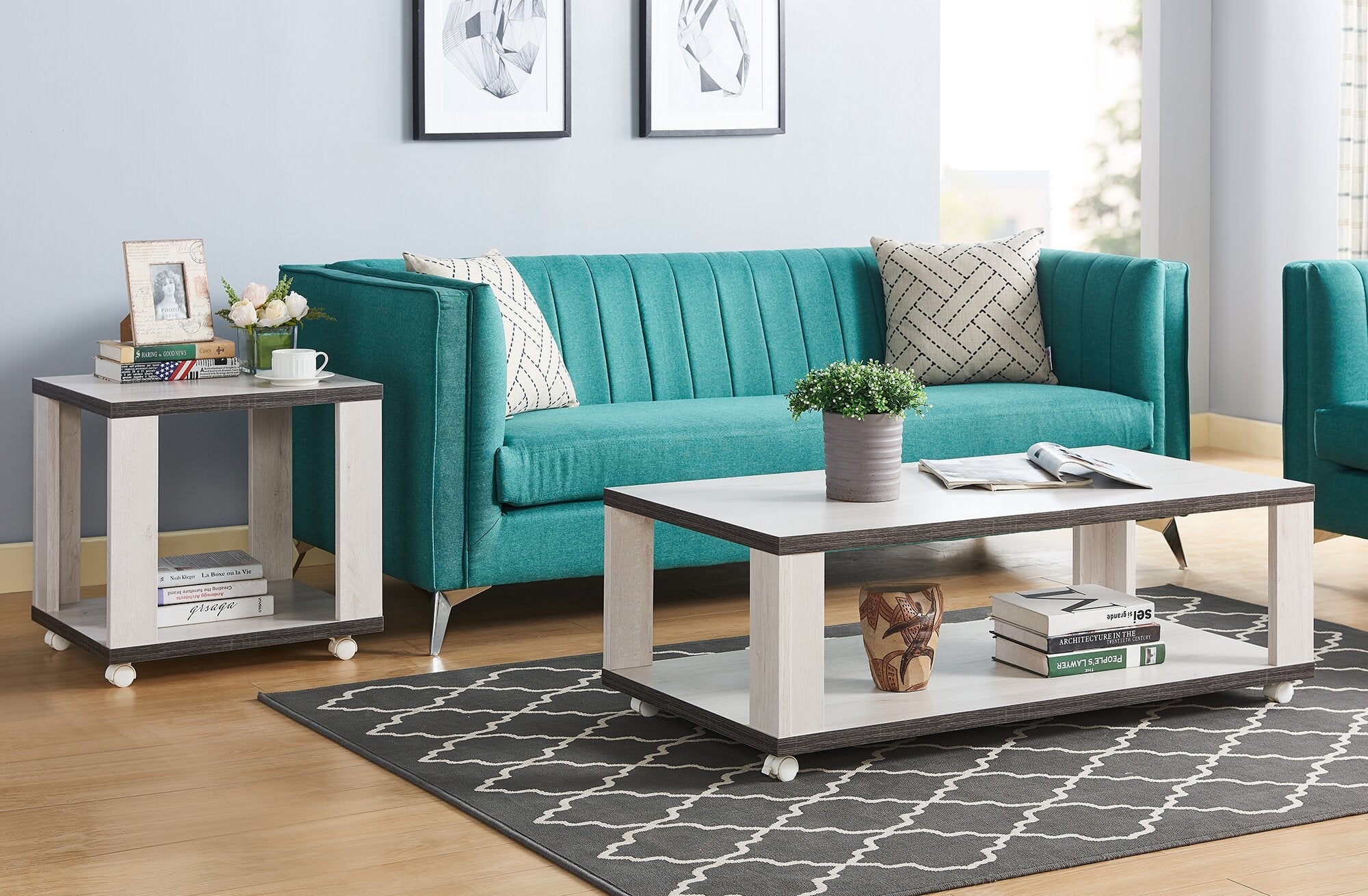 Flynn 47.25" Modern Coffee Table with Shelf and Casters - White and Grey |Table à café moderne Flynn de 47,25 po avec tablette et roulettes - blanche et grise