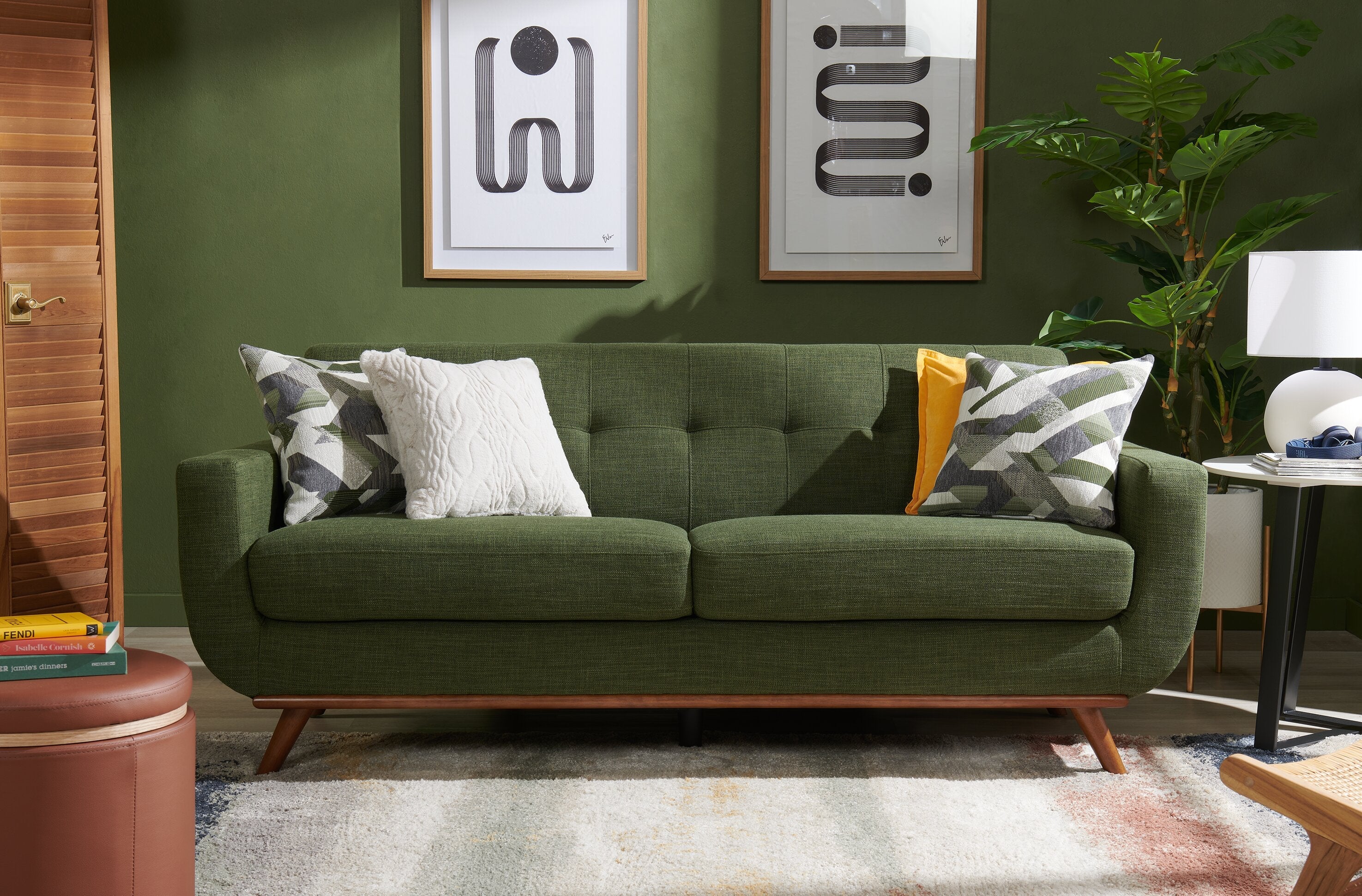 Kort & Co. Freeman 80” Linen-Look Fabric Condo Size Sofa with Wood Legs - Avocado Green | Sofa Freeman de Kort & Co. de 80 po de format condo en tissu d’apparence lin avec base et pattes en bois - vert avocat