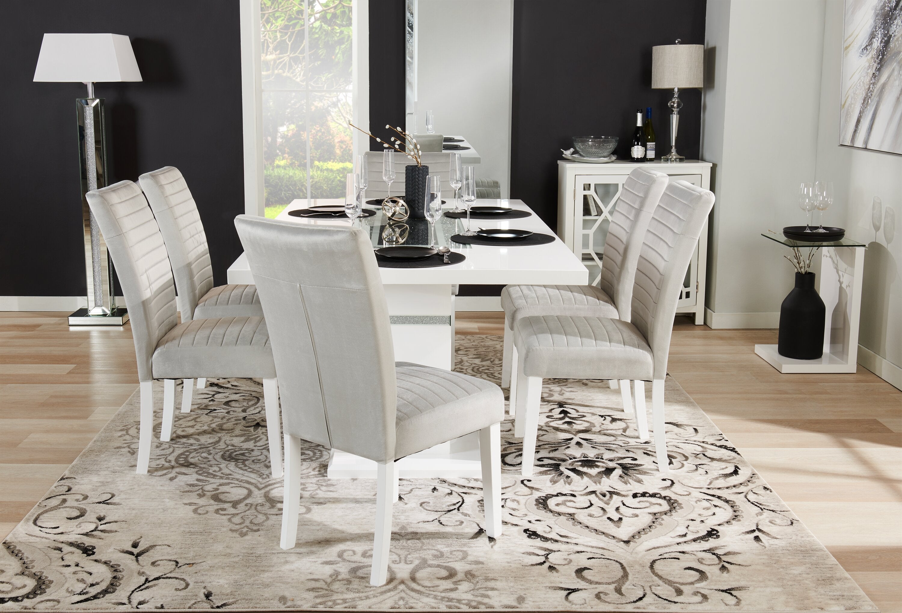 Garbo Dining Chair with Velvet Fabric, Wood - Grey | Chaise de salle à manger Garbo en tissu de velours et en bois - grise