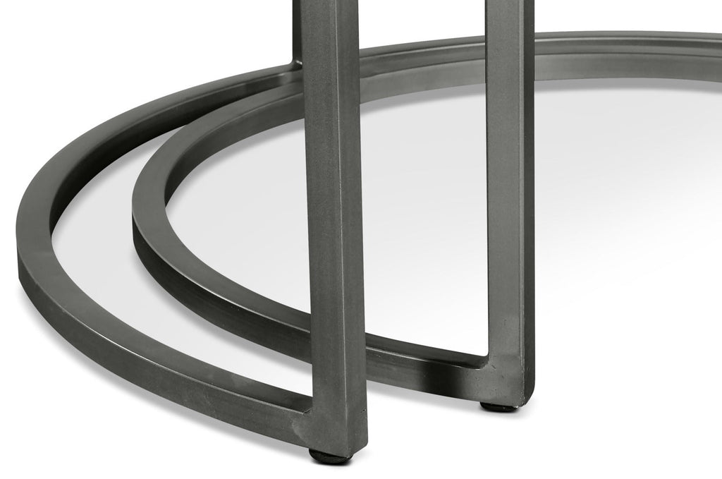 Veranasi 30" Rustic Round Nesting Coffee Tables - Washed Light Brown Wood Top and Iron Legs|Tables à café gigognes rondes rustiques Veranasi de 30 po - dessus en bois brun clair délavé et pattes en fer