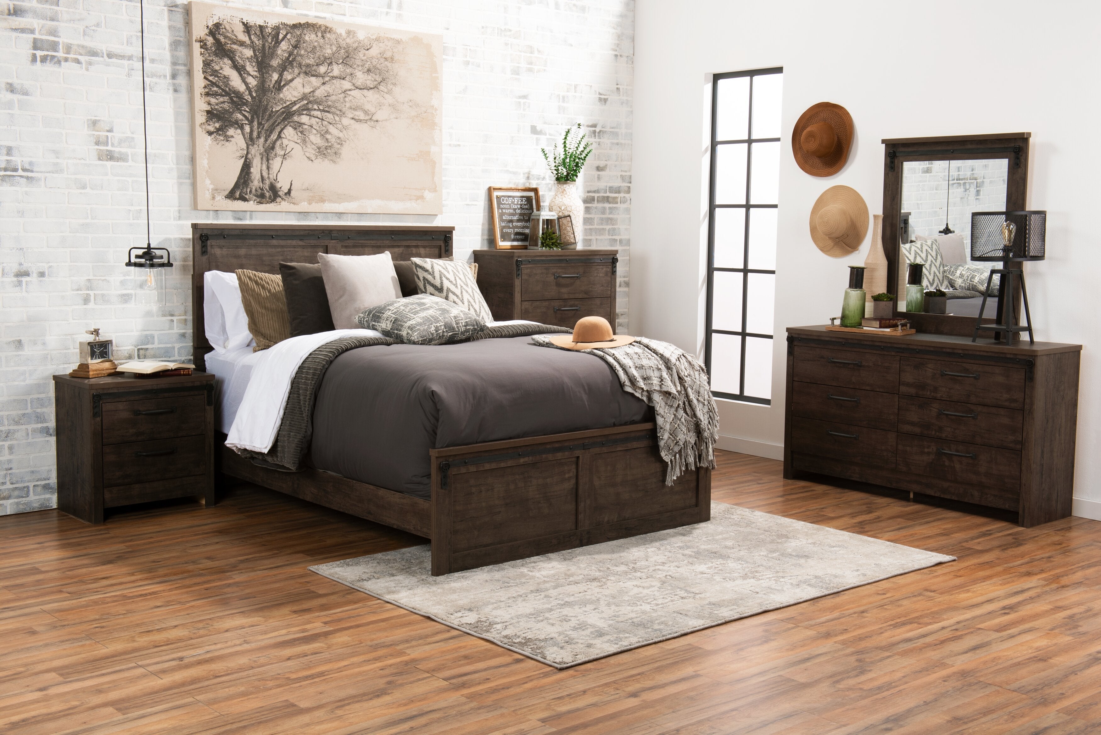 Grayson Bedroom 6-Drawer Dresser, 56.6"W x 32.3"H, Made in Canada, Rustic - Dark Grey | Commode rustique Grayson de 56,6 po (L) x 32,3 po (H) à 6 tiroirs pour la chambre à coucher, fabriquée au Canada - gris foncé