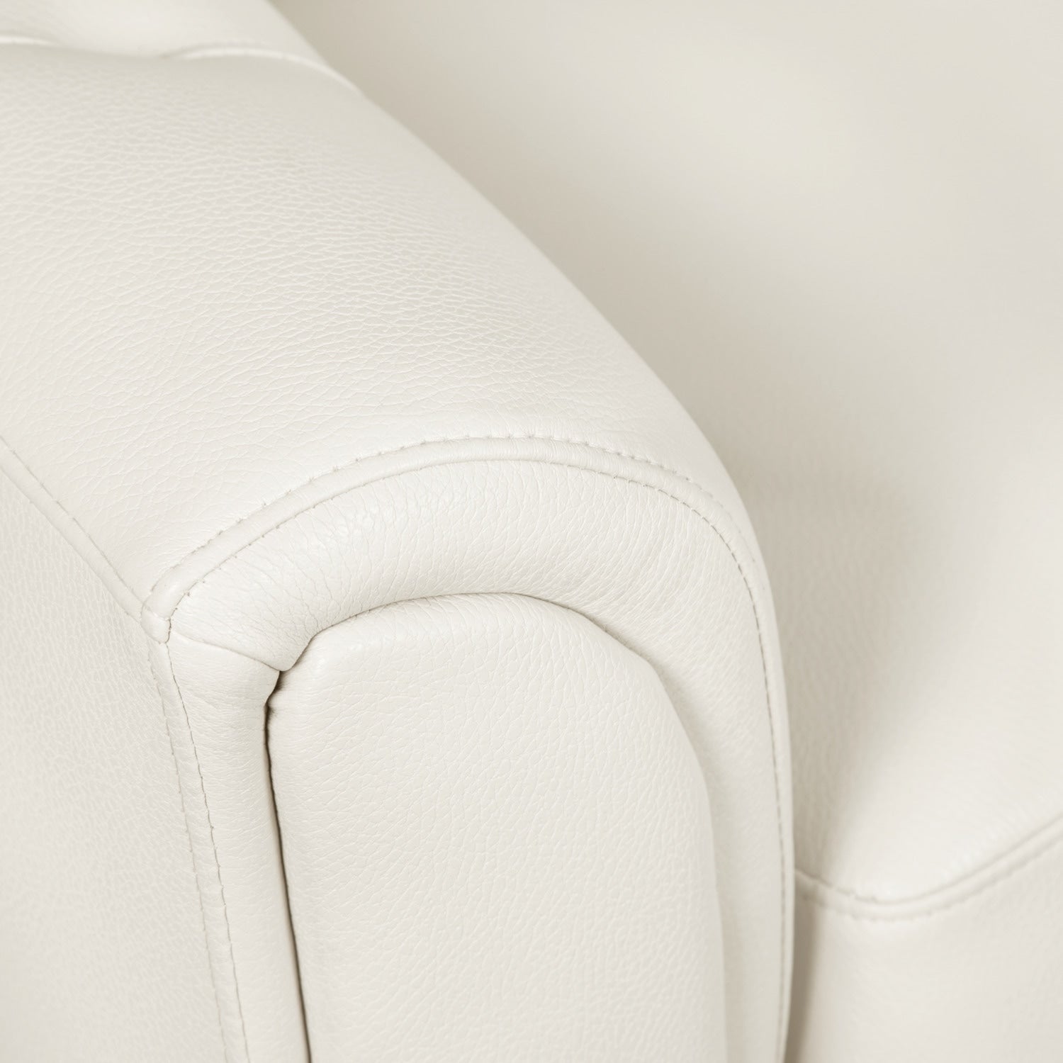 Andi 84" Leather-Look Fabric Sofa with Button Tufting - Beige | Sofa Andi de 84 po en tissu d’apparence cuir avec capitonnage - beige