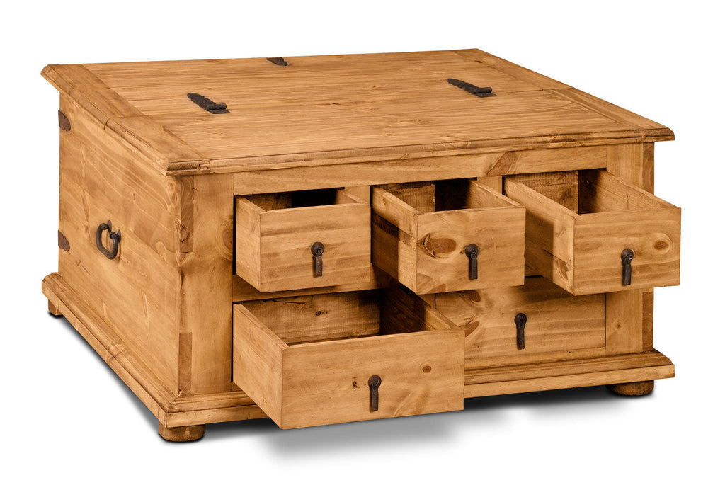 Santa Fe Rustico 35.5" Rustic Square Coffee Table with Storage - Natural Pine with Trunk Style|Table à café carrée rustique Santa Fe Rustico de 35,5 po avec rangement - pin naturel avec style coffre