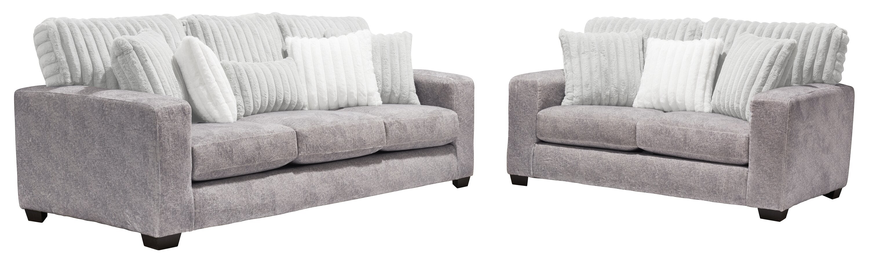 Made in Canada Koda 92" Chenille and Faux Fur Fabric Sofa with Removable Cushions - Plush Paloma Grey | Sofa Koda de 92 po fabriqué au Canada en tissu de chenille et de fausse fourrure avec coussins amovibles - gris Paloma luxueux
