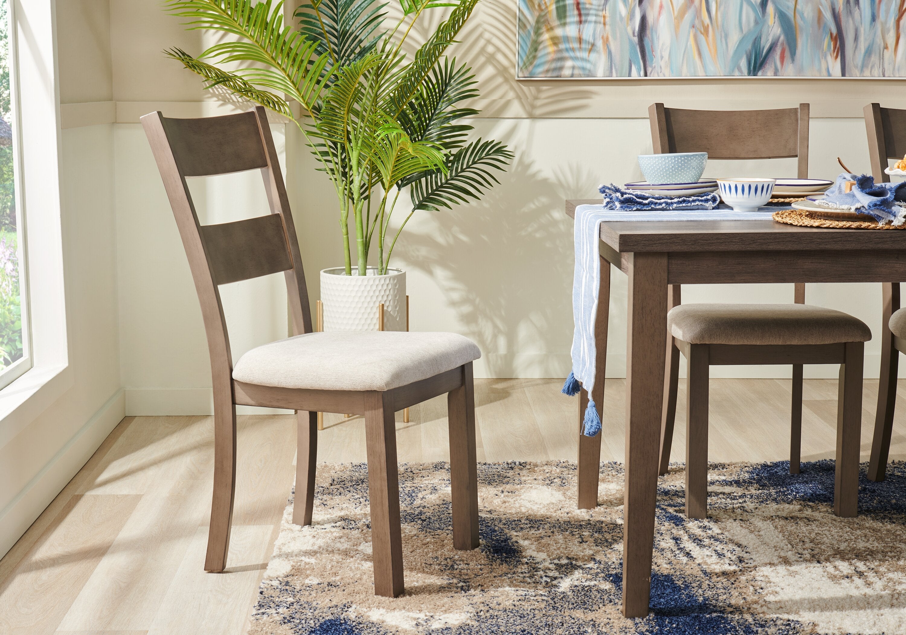 Krew Dining Chair with Polyester Fabric, Ladder-Back - Grey | Chaise de salle à manger Krew en tissu de polyester avec dossier en échelle - grise