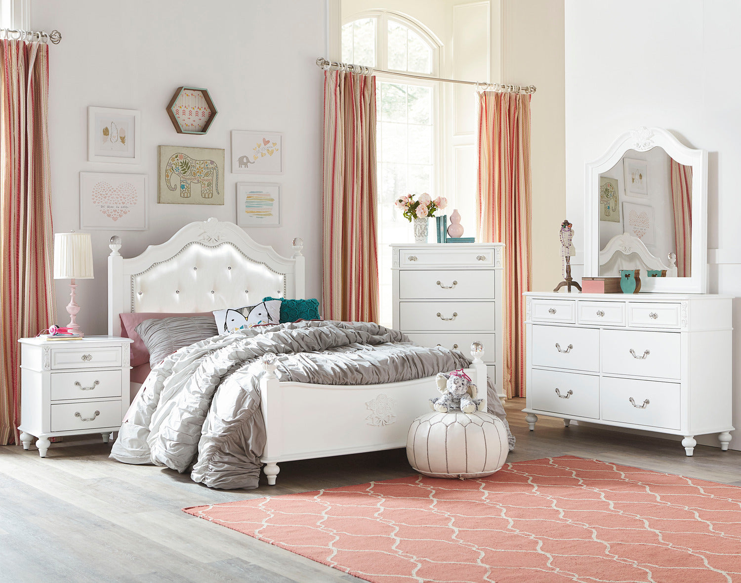 Livy 5-Drawer Bedroom Chest for Kids, 35"W - White | Commode verticale Livy de 35 po (L) à 5 tiroirs pour enfants - blanche