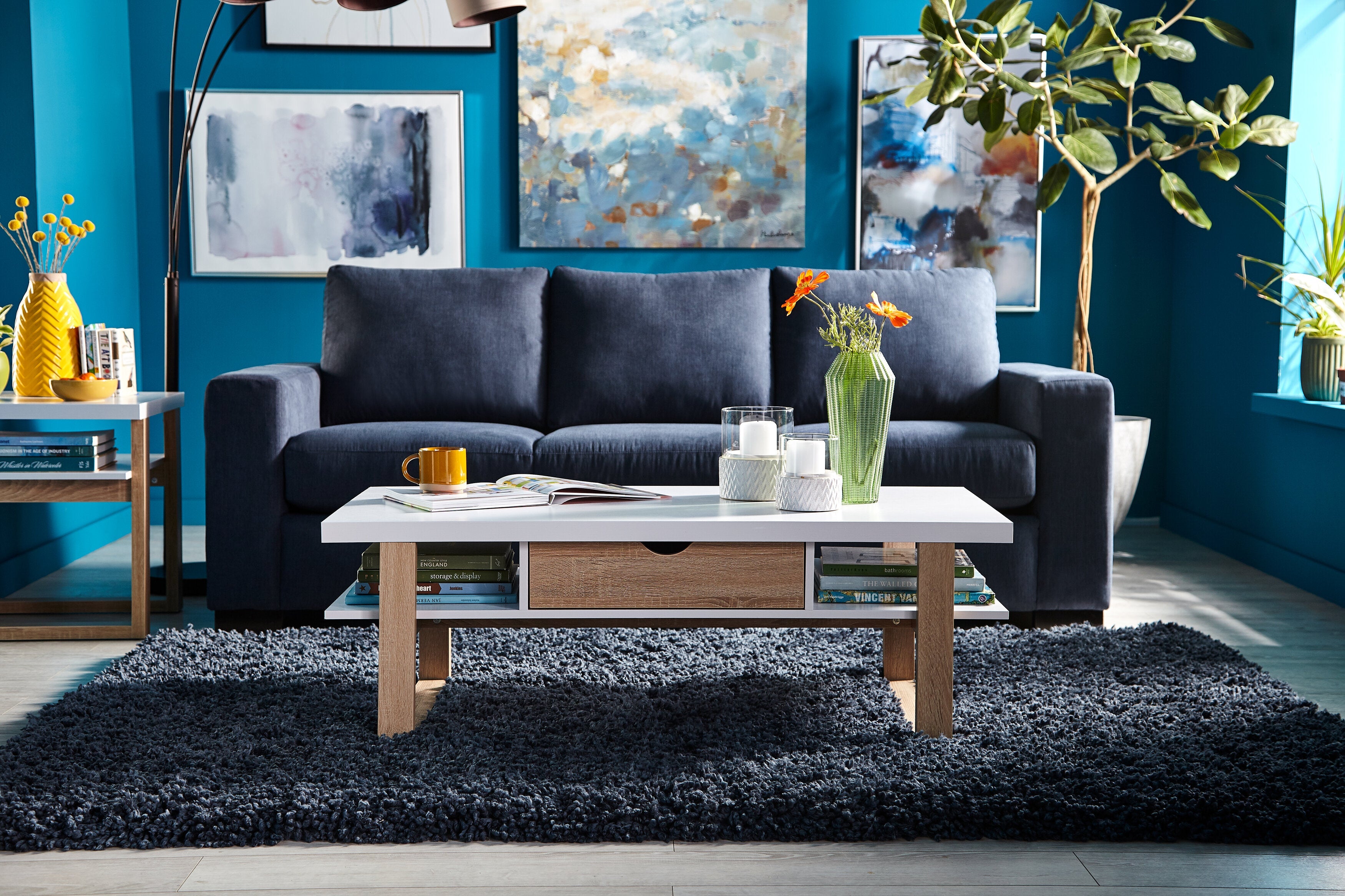 Izaac 47.25" Modern Coffee Table with Storage and Shelf - White and Brown |Table à café moderne Izaac de 47,25 po avec rangement et tablette - blanche et brune