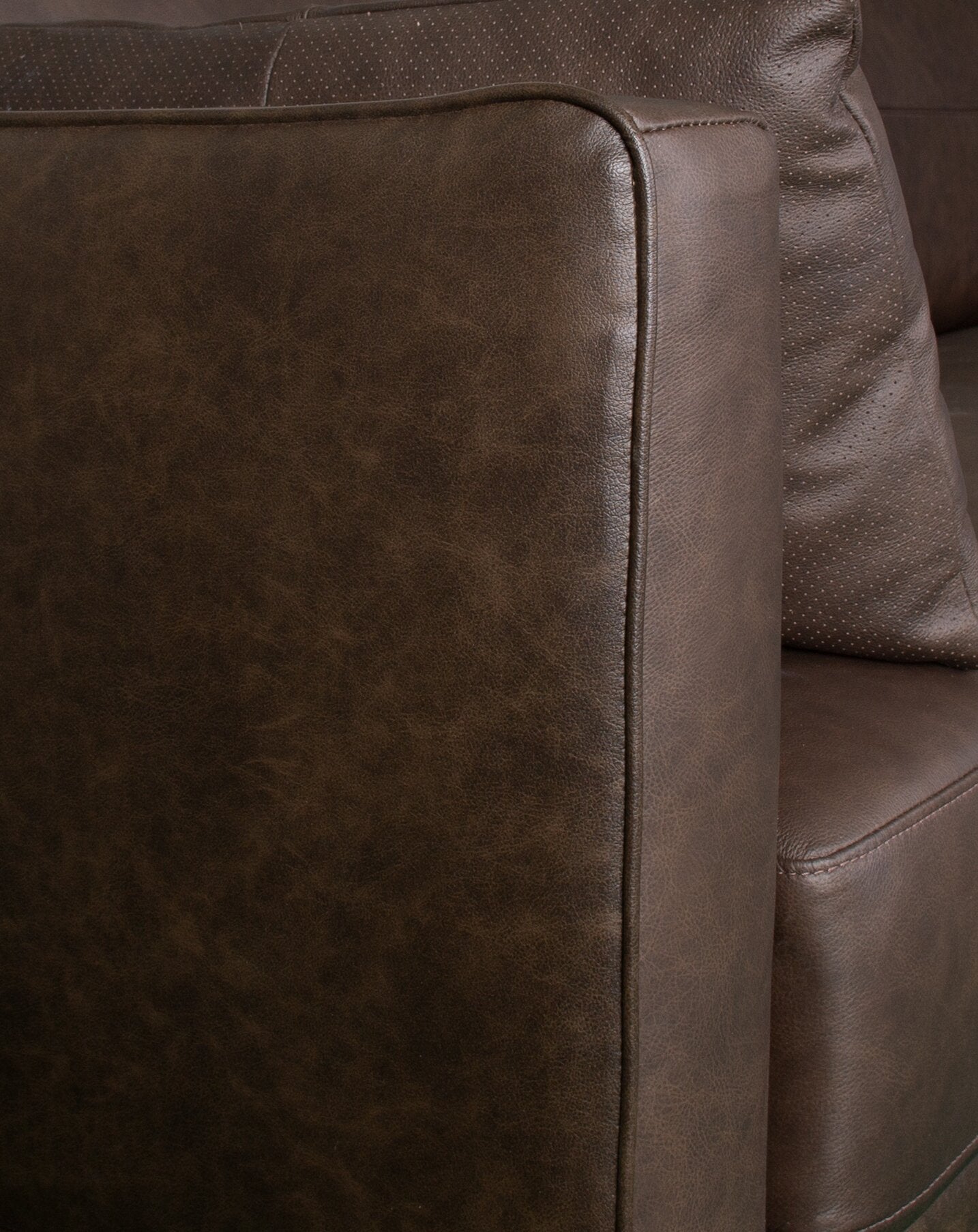 Melrose 84.5" Top-Grain Genuine Leather Sofa with Metal Legs - Dark Brown | Sofa Melrose de 84,5 po en cuir véritable de qualité supérieure avec pattes en métal - brun foncé