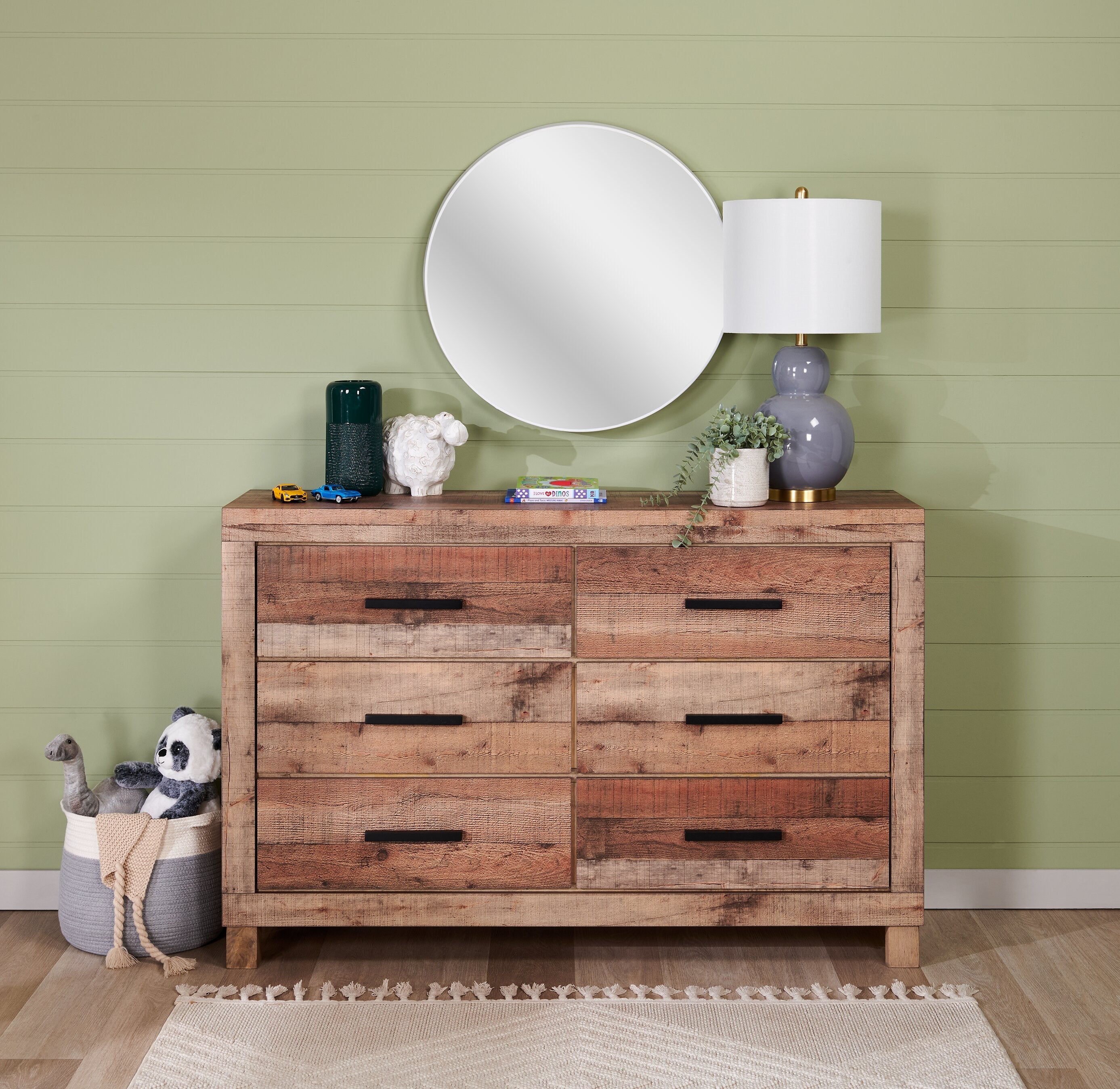 Mojave Bedroom 6-Drawer Dresser, 57.4"W x 37.8"H, Rustic - Natural Brown | Commode rustique Mojave de 57,4 po (L) x 37,8 po (H) à 6 tiroirs pour la chambre à coucher - brun naturel
