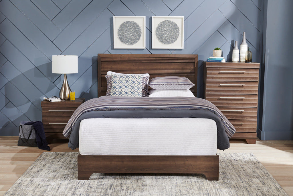 Olivia Bedroom Chest of Drawers, 5-Drawer, 31"W x 47.9"H, Made in Canada - Grey | Commode verticale Olivia de 31 po (L) x 47,9 po (H) à 5 tiroirs pour la chambre à coucher, fabriquée au Canada - grise