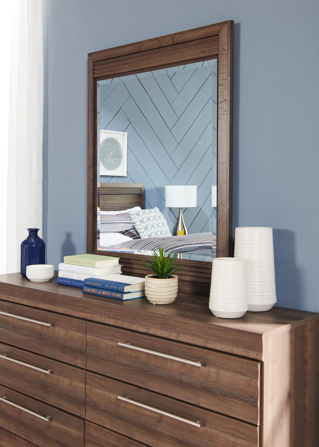 Olivia Bedroom 6-Drawer Dresser, 61.3"W x 32.8"H, Made in Canada - Grey | Commode Olivia de 61,3 po (L) x 32,8 po (H) à 6 tiroirs pour la chambre à coucher, fabriquée au Canada - grise