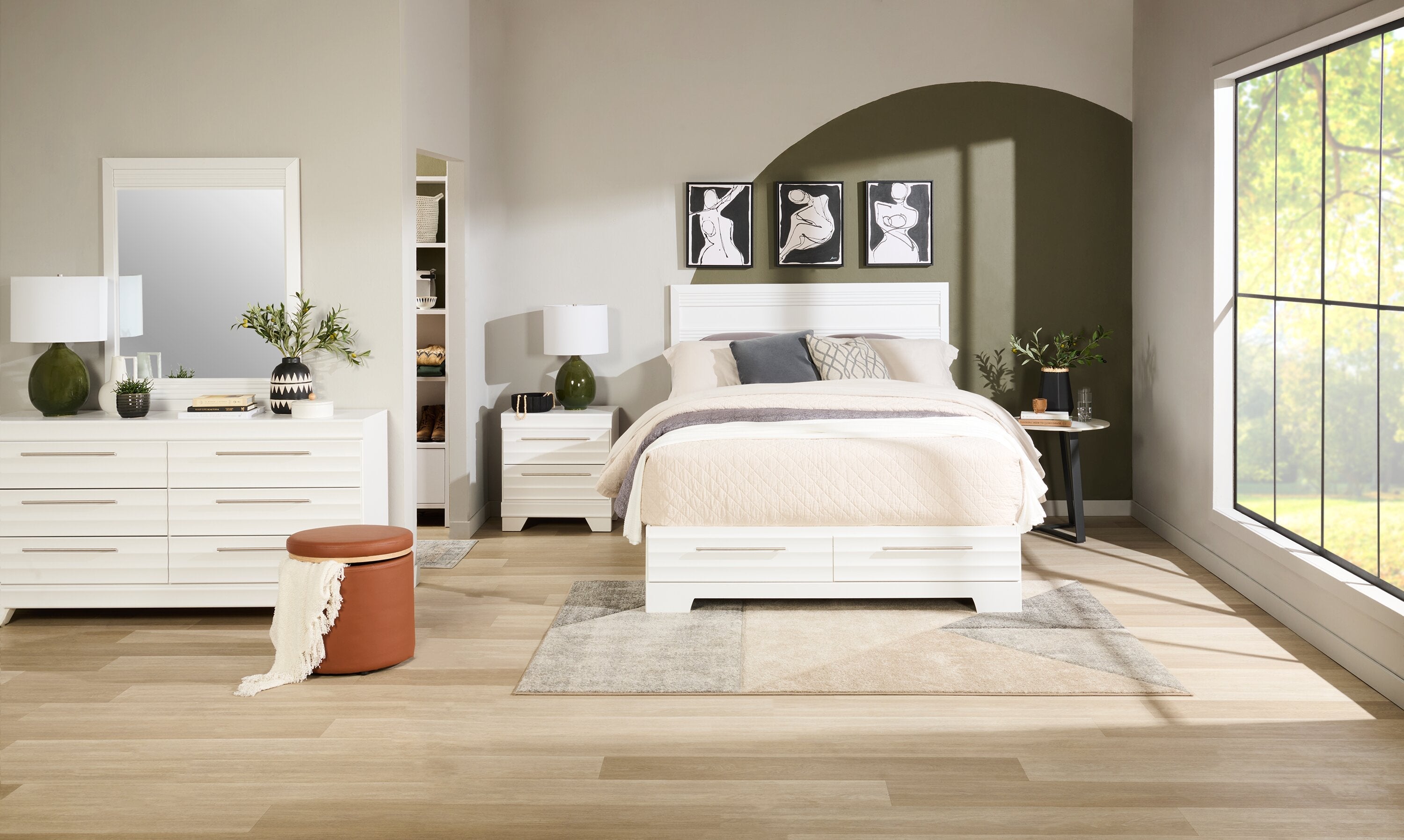 Olivia Bedroom 6-Drawer Dresser, 61.3"W x 32.8"H, Made in Canada - White | Commode Olivia de 61,3 po (L) x 32,8 po (H) à 6 tiroirs pour la chambre à coucher, fabriquée au Canada - blanche
