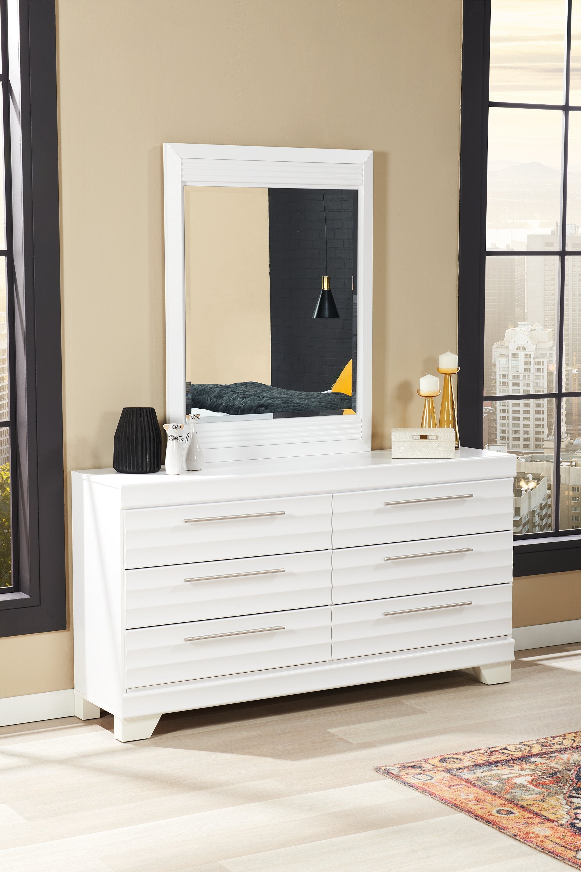 Olivia Bedroom 6-Drawer Dresser, 61.3"W x 32.8"H, Made in Canada - White | Commode Olivia de 61,3 po (L) x 32,8 po (H) à 6 tiroirs pour la chambre à coucher, fabriquée au Canada - blanche
