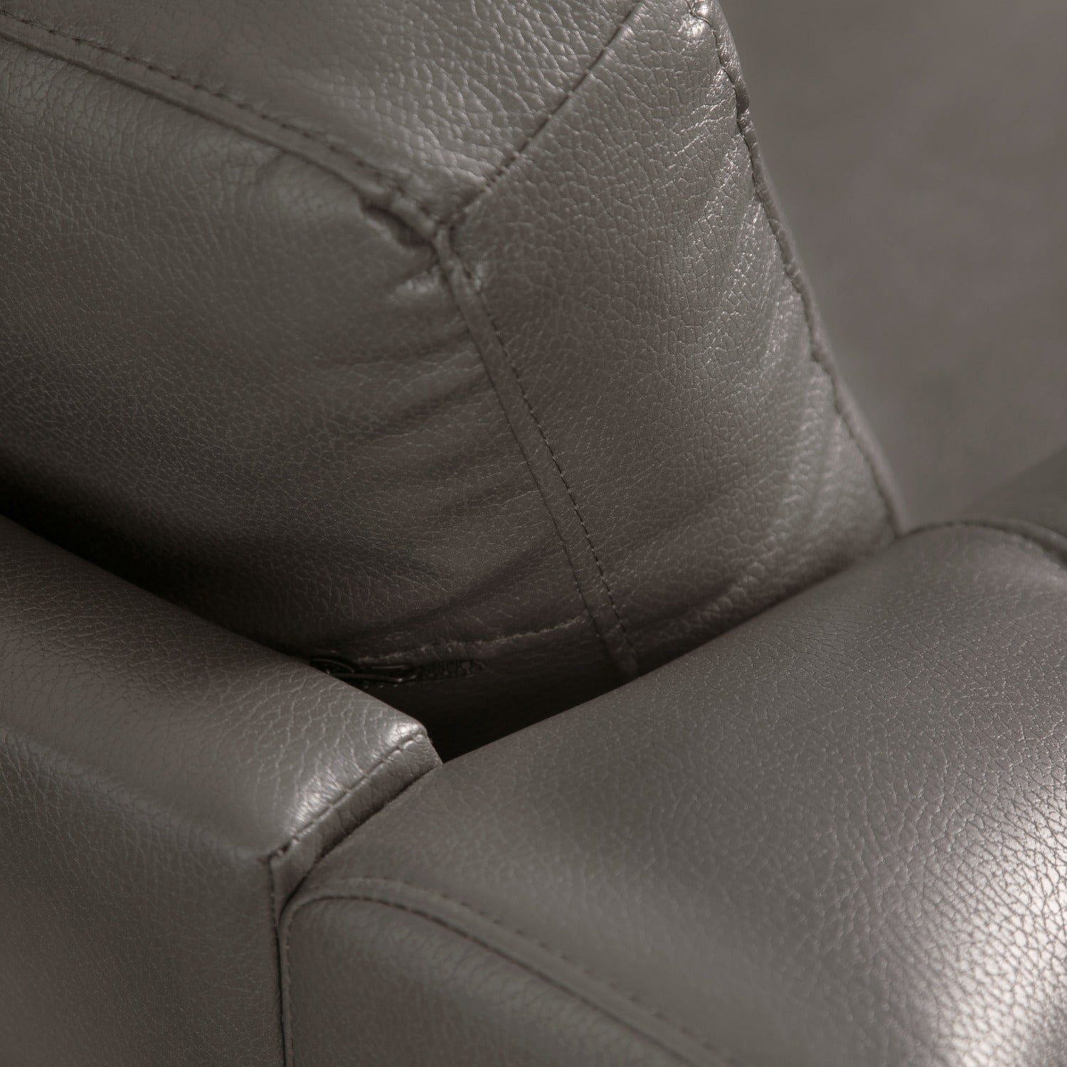 Andi 84" Leather-Look Fabric Sofa with Button Tufting - Grey | Sofa Andi de 84 po en tissu d’apparence cuir avec capitonnage - gris
