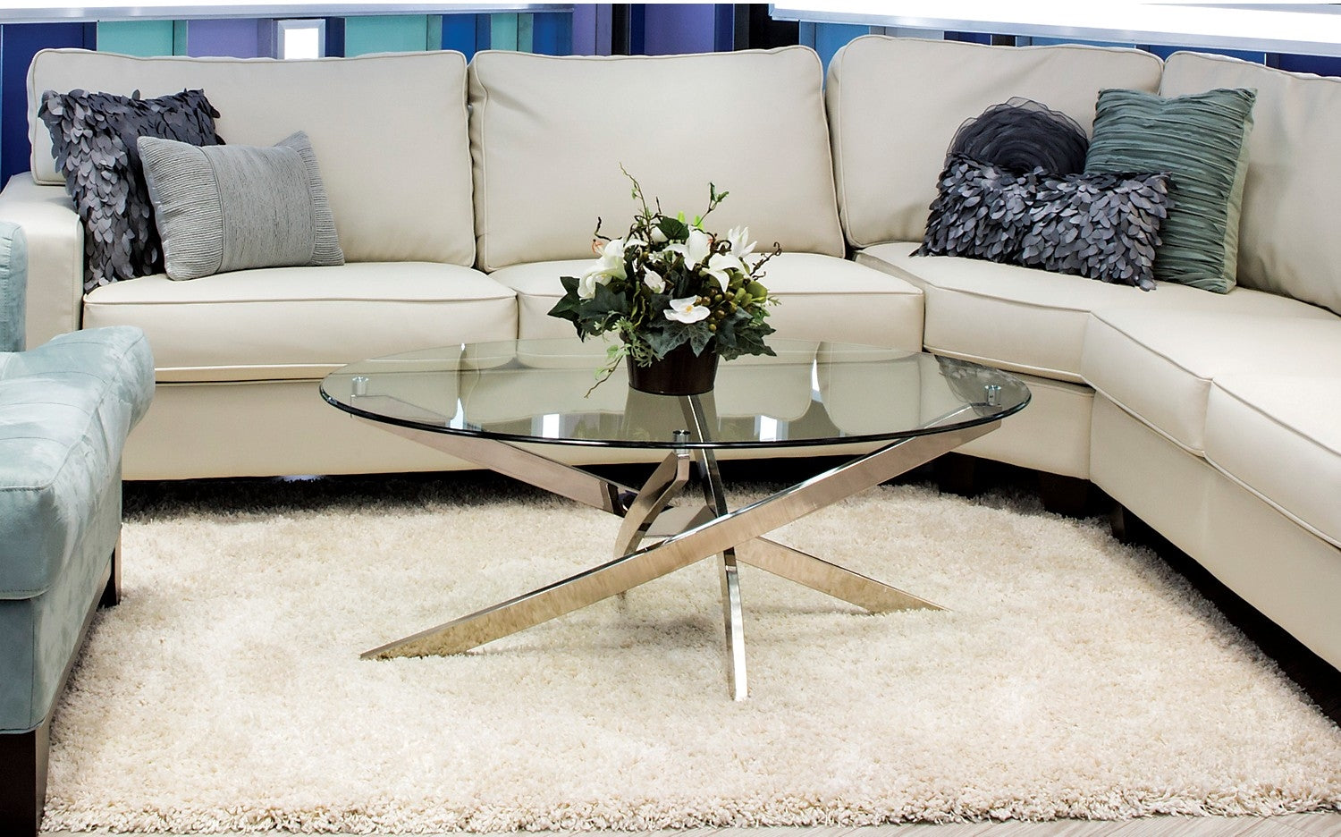 Zila 48" Modern Round Glass Top Coffee Table - Silver with Stainless Steel Base|Table à café ronde moderne Zila de 48 po avec dessus en verre - argentée avec base en acier inoxydable