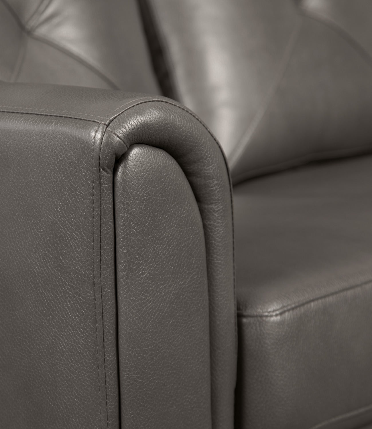 Andi 84" Leather-Look Fabric Sofa with Button Tufting - Grey | Sofa Andi de 84 po en tissu d’apparence cuir avec capitonnage - gris