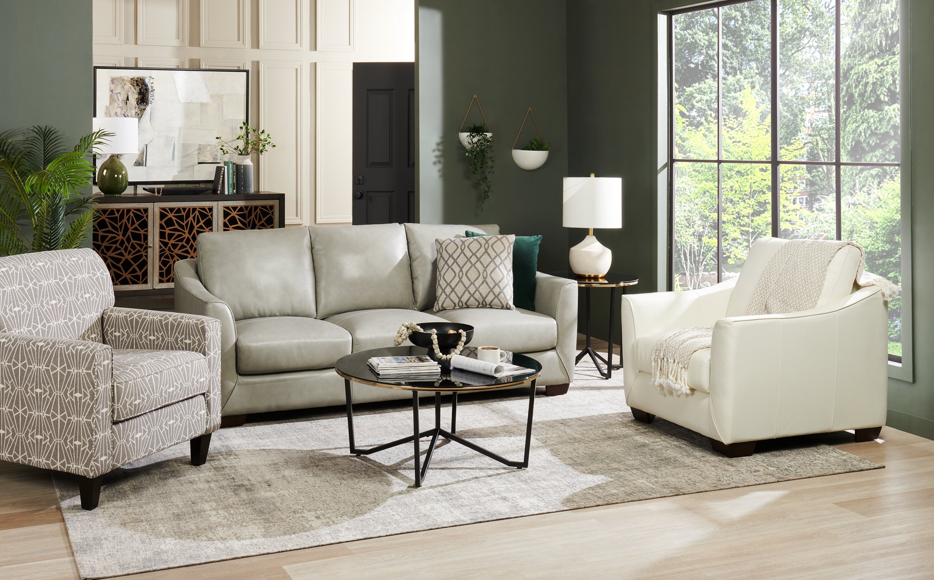 Cindy Crawford Home Royce 84" Genuine Leather Sofa with Removable Cushions and Wood Legs - Dove Grey | Sofa Royce de Cindy Crawford Home de 84 po en cuir véritable avec coussins amovibles et pattes en bois - gris tourterelle