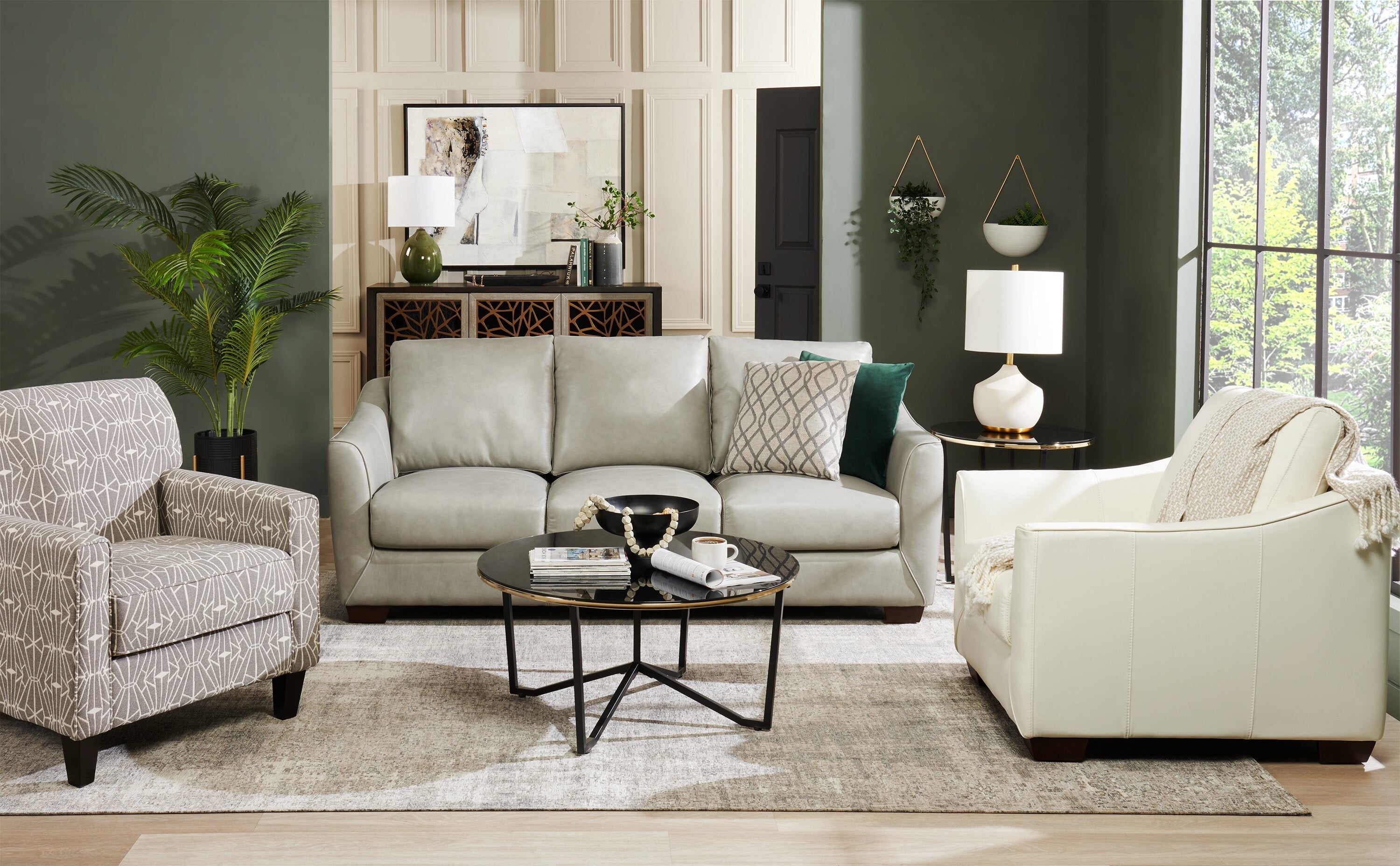 Cindy Crawford Home Royce 84" Genuine Leather Sofa with Removable Cushions and Wood Legs - Dove Grey | Sofa Royce de Cindy Crawford Home de 84 po en cuir véritable avec coussins amovibles et pattes en bois - gris tourterelle